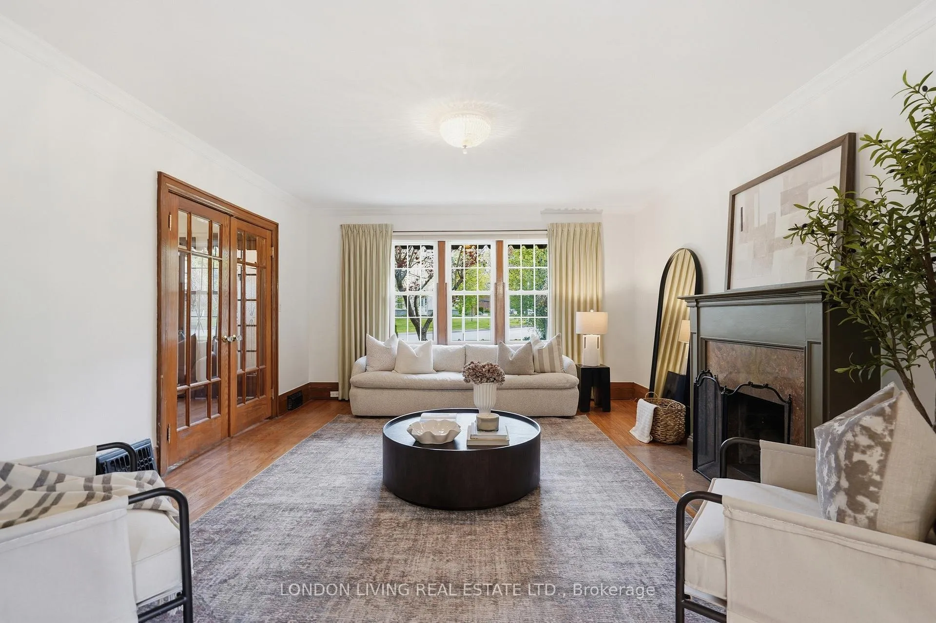 Photo 7 of 26 Frank Place, London, South F — HOMEH