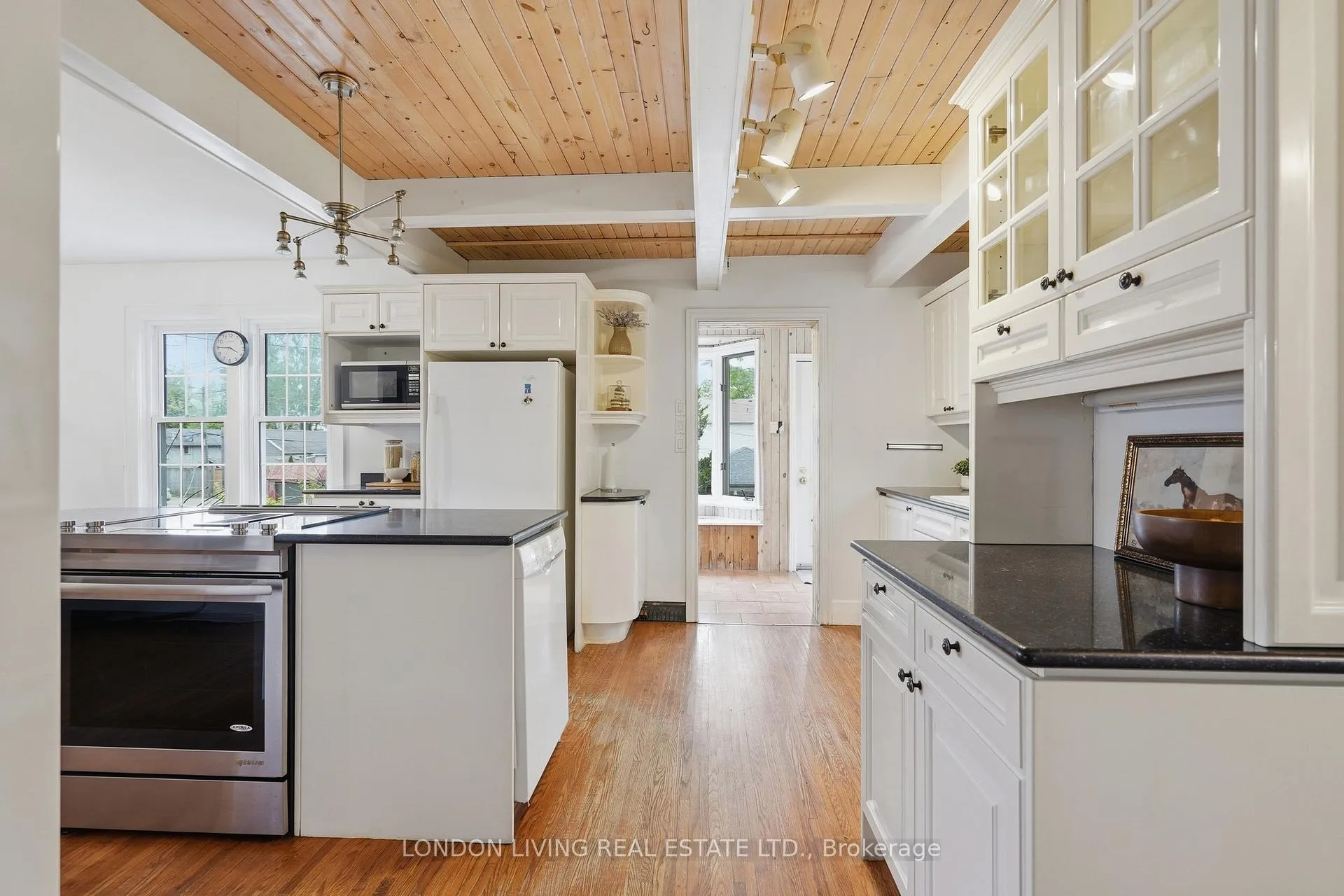 Photo 11 of 26 Frank Place, London, South F — HOMEH