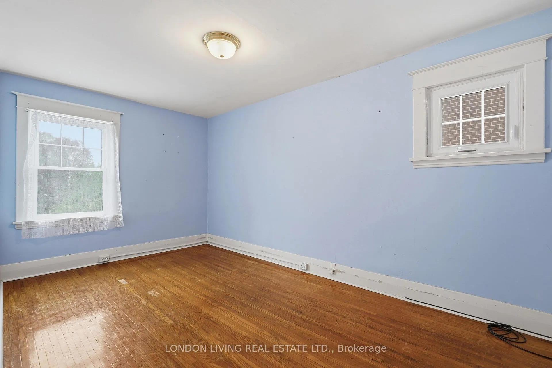 Photo 30 of 26 Frank Place, London, South F — HOMEH