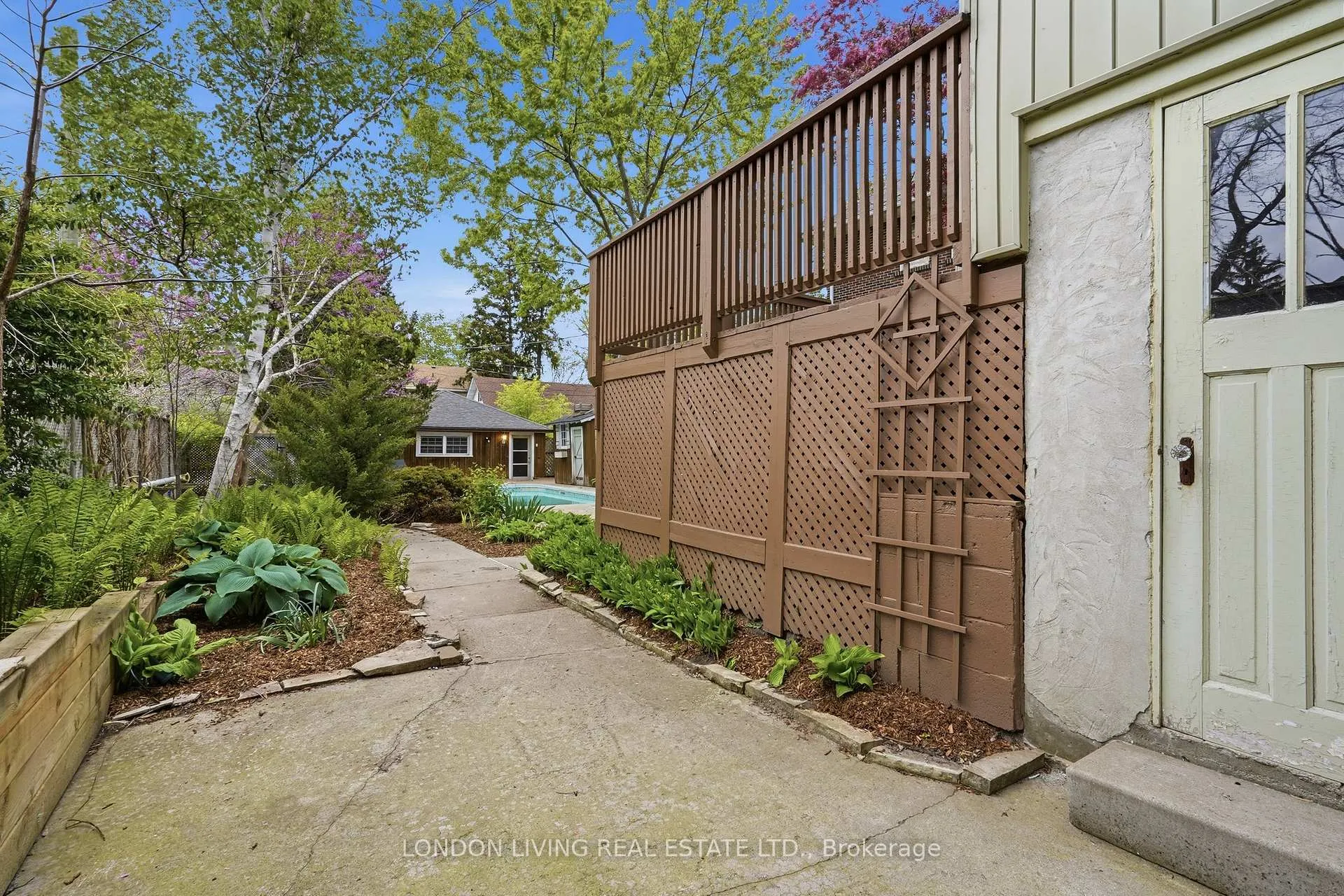 Photo 35 of 26 Frank Place, London, South F — HOMEH