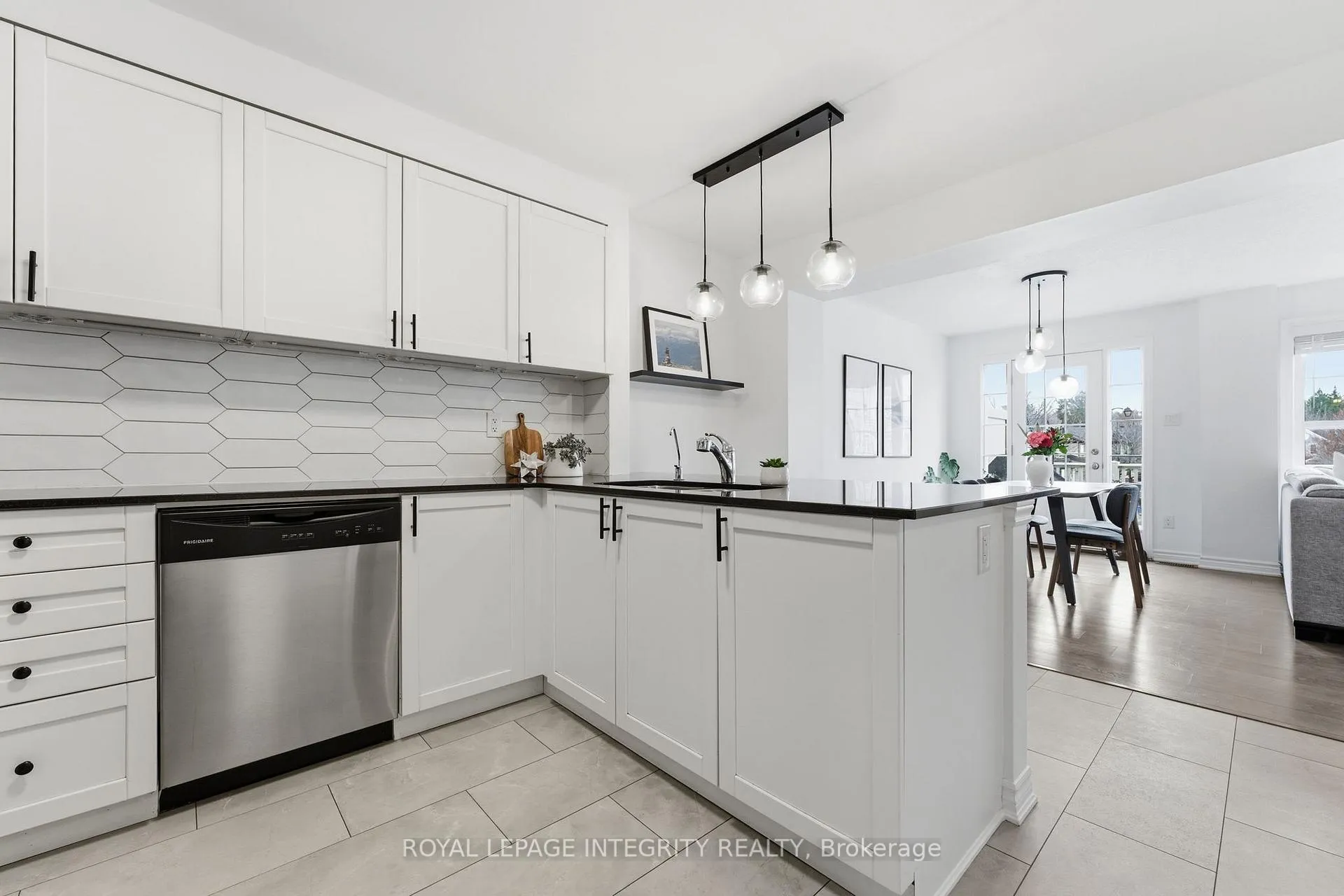 Photo 17 of 806 Maloja Way, Ottawa, Stittsville (North) — HOMEH