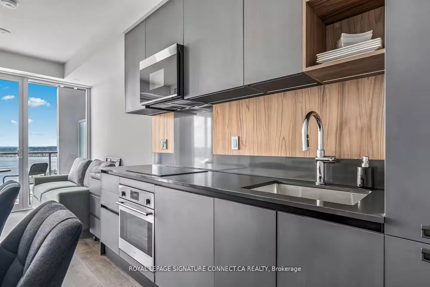 Photo 10 of Unit 1609, 39 Mary Street, Barrie, City Centre — HOMEH