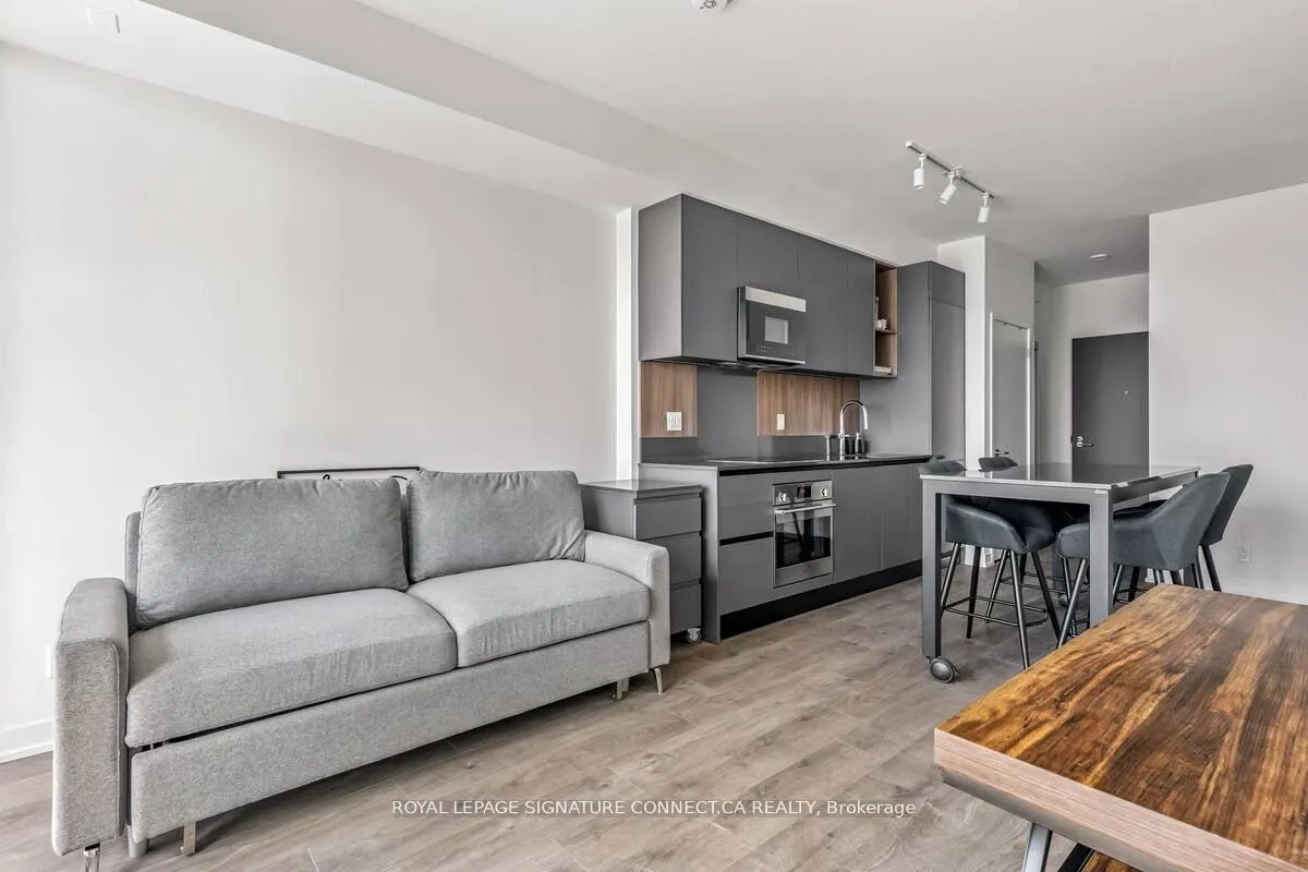 Photo 13 of Unit 1609, 39 Mary Street, Barrie, City Centre — HOMEH