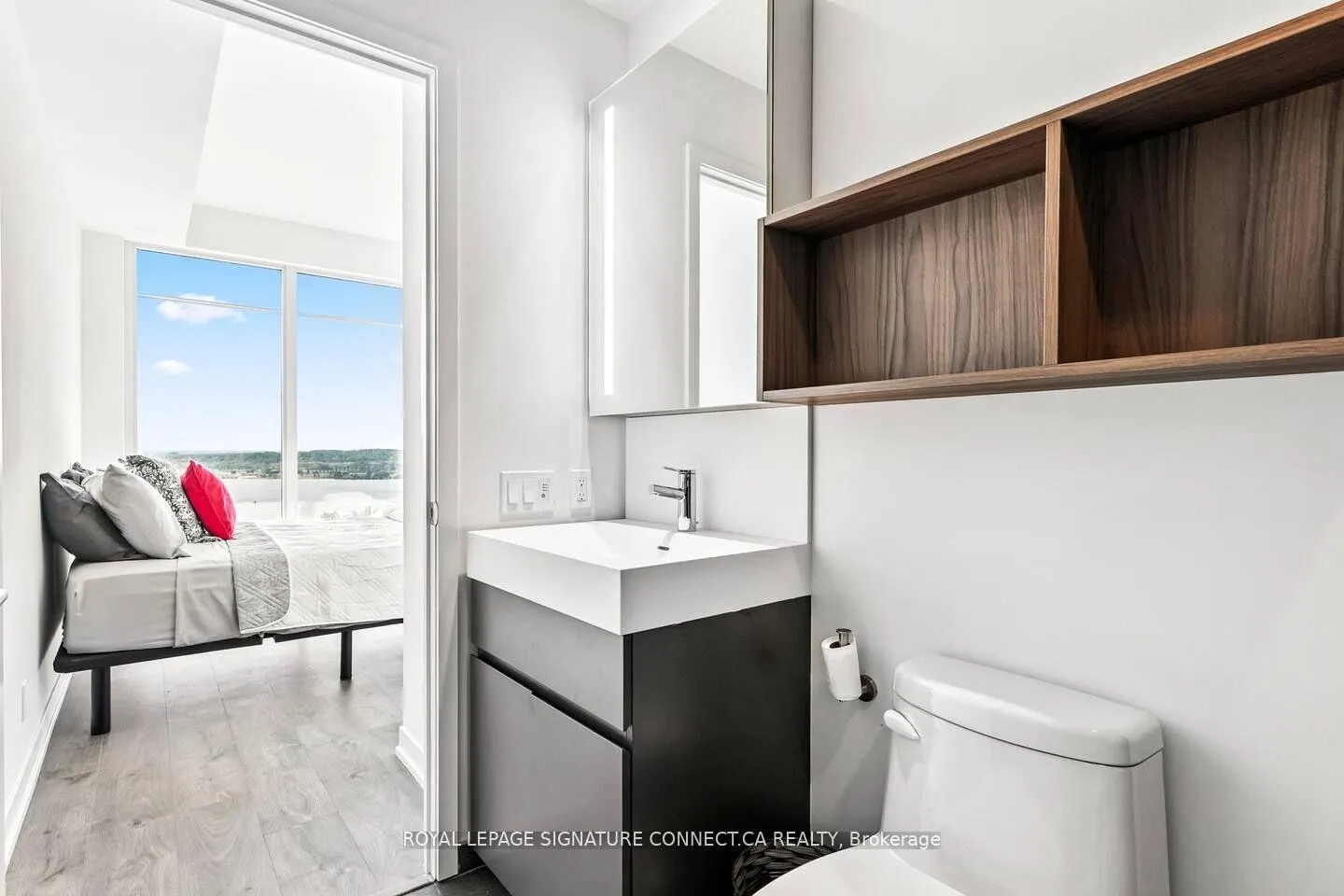 Photo 18 of Unit 1609, 39 Mary Street, Barrie, City Centre — HOMEH