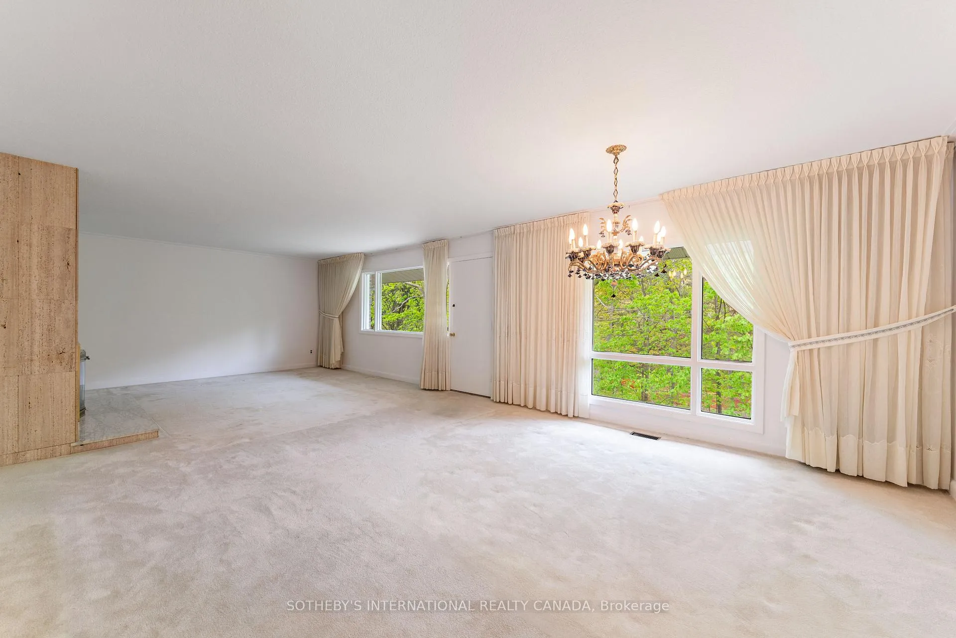 Photo 8 of 15 Saxony Crescent, Etobicoke, Humber Heights — HOMEH