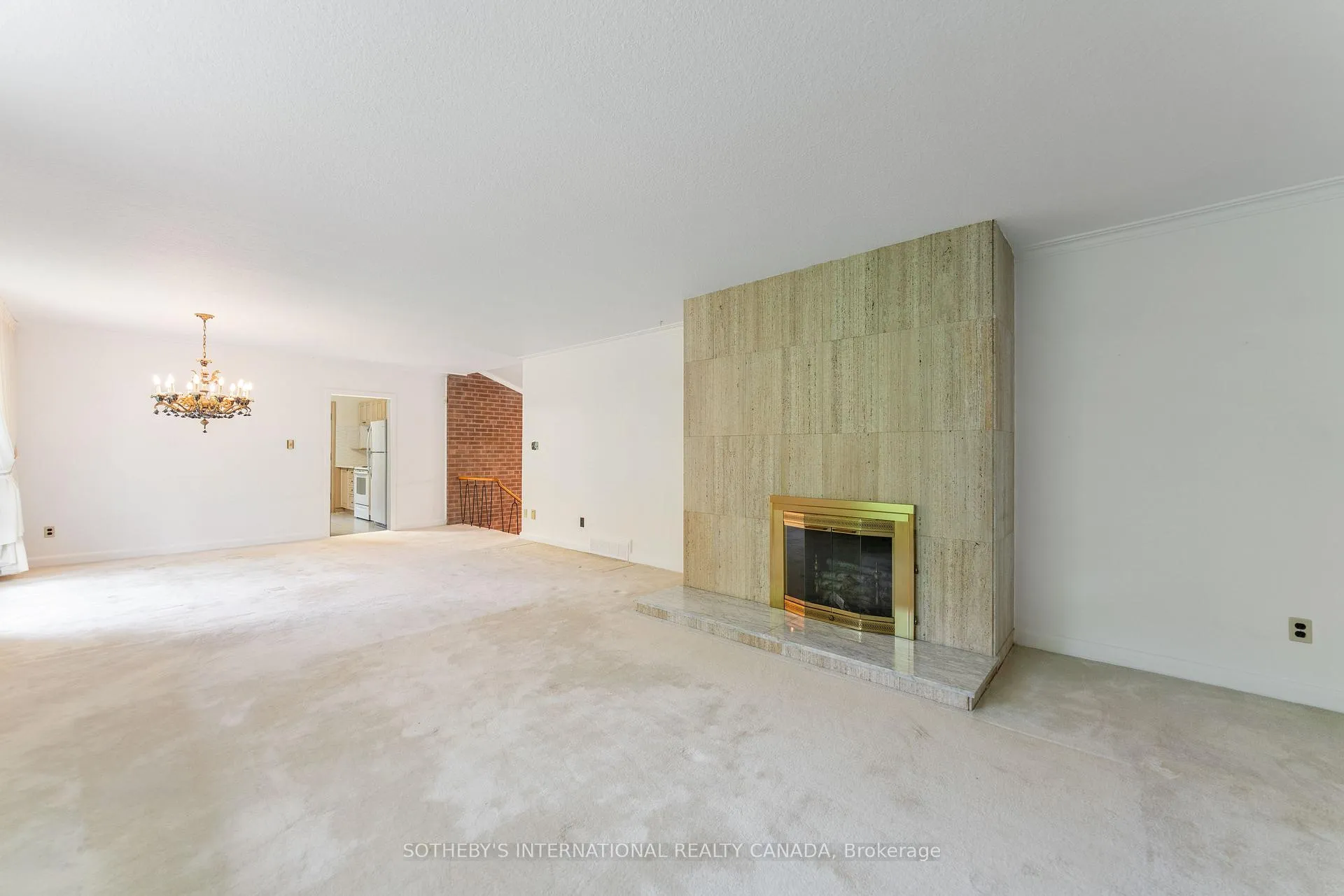 Photo 9 of 15 Saxony Crescent, Etobicoke, Humber Heights — HOMEH