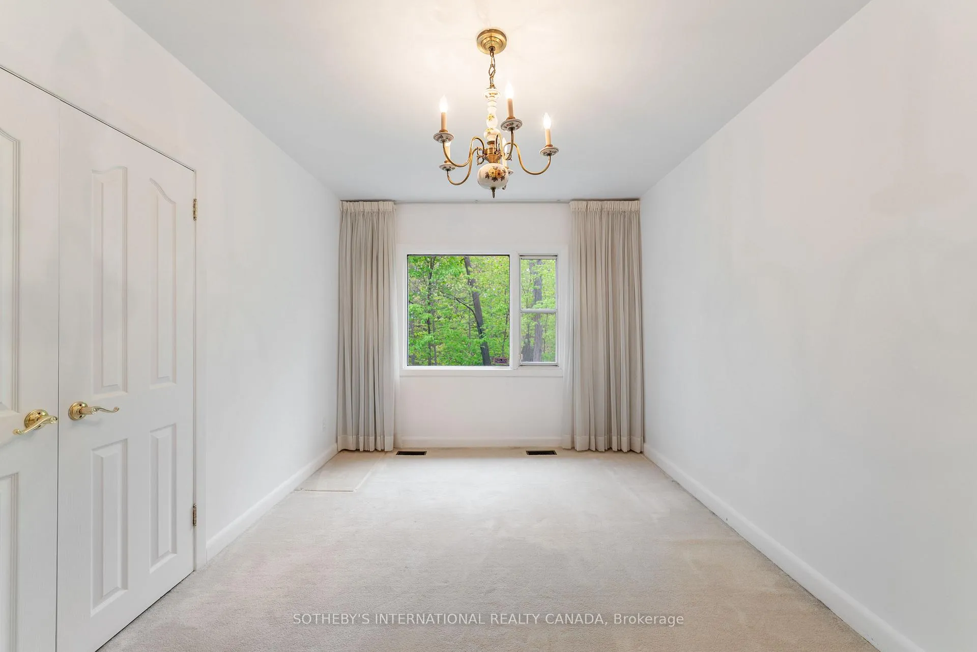 Photo 22 of 15 Saxony Crescent, Etobicoke, Humber Heights — HOMEH