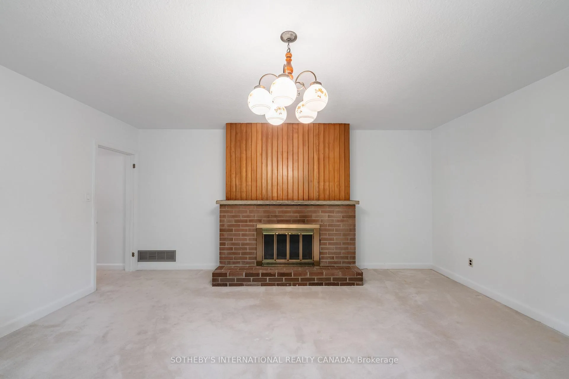Photo 27 of 15 Saxony Crescent, Etobicoke, Humber Heights — HOMEH