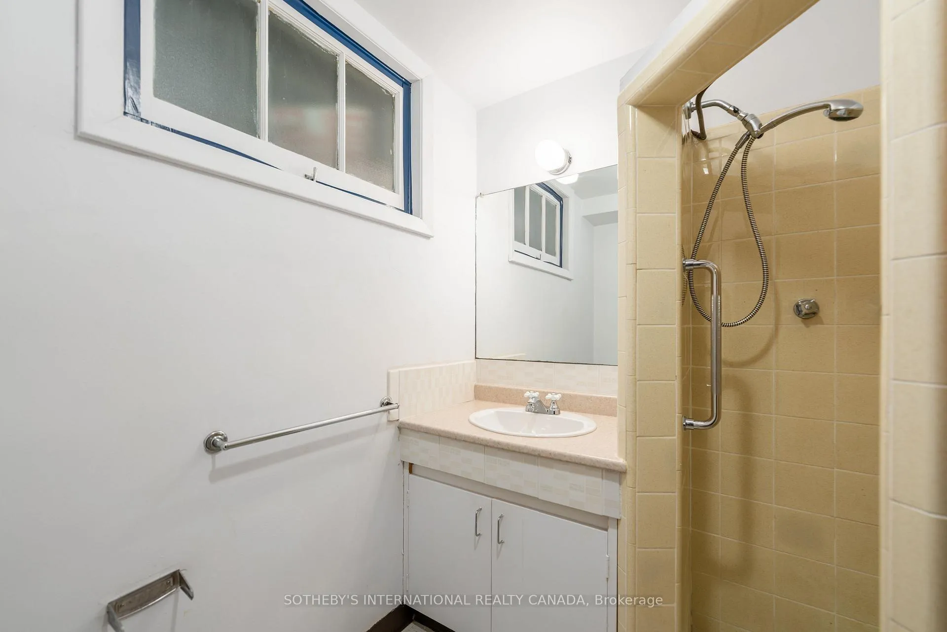 Photo 28 of 15 Saxony Crescent, Etobicoke, Humber Heights — HOMEH