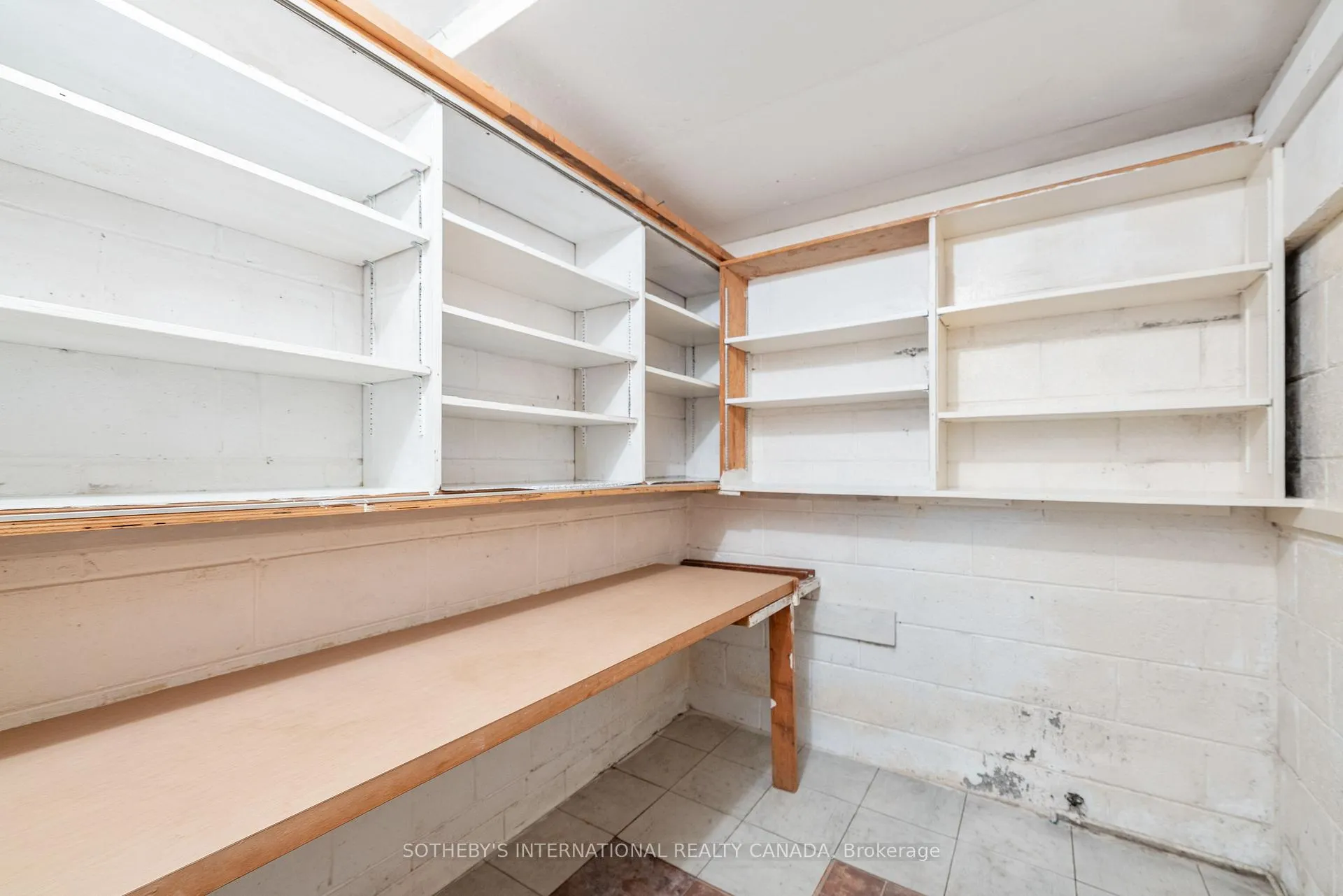Photo 29 of 15 Saxony Crescent, Etobicoke, Humber Heights — HOMEH