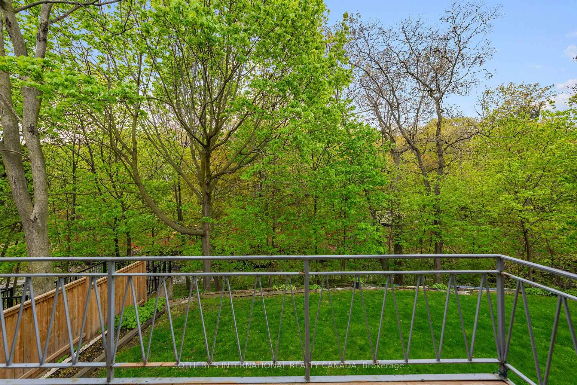 Photo 31 of 15 Saxony Crescent, Etobicoke, Humber Heights — HOMEH