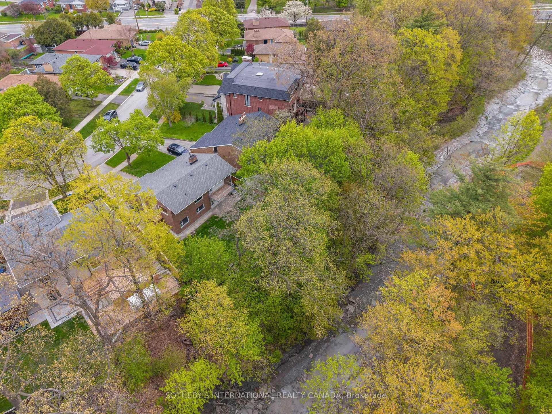 Photo 41 of 15 Saxony Crescent, Etobicoke, Humber Heights — HOMEH