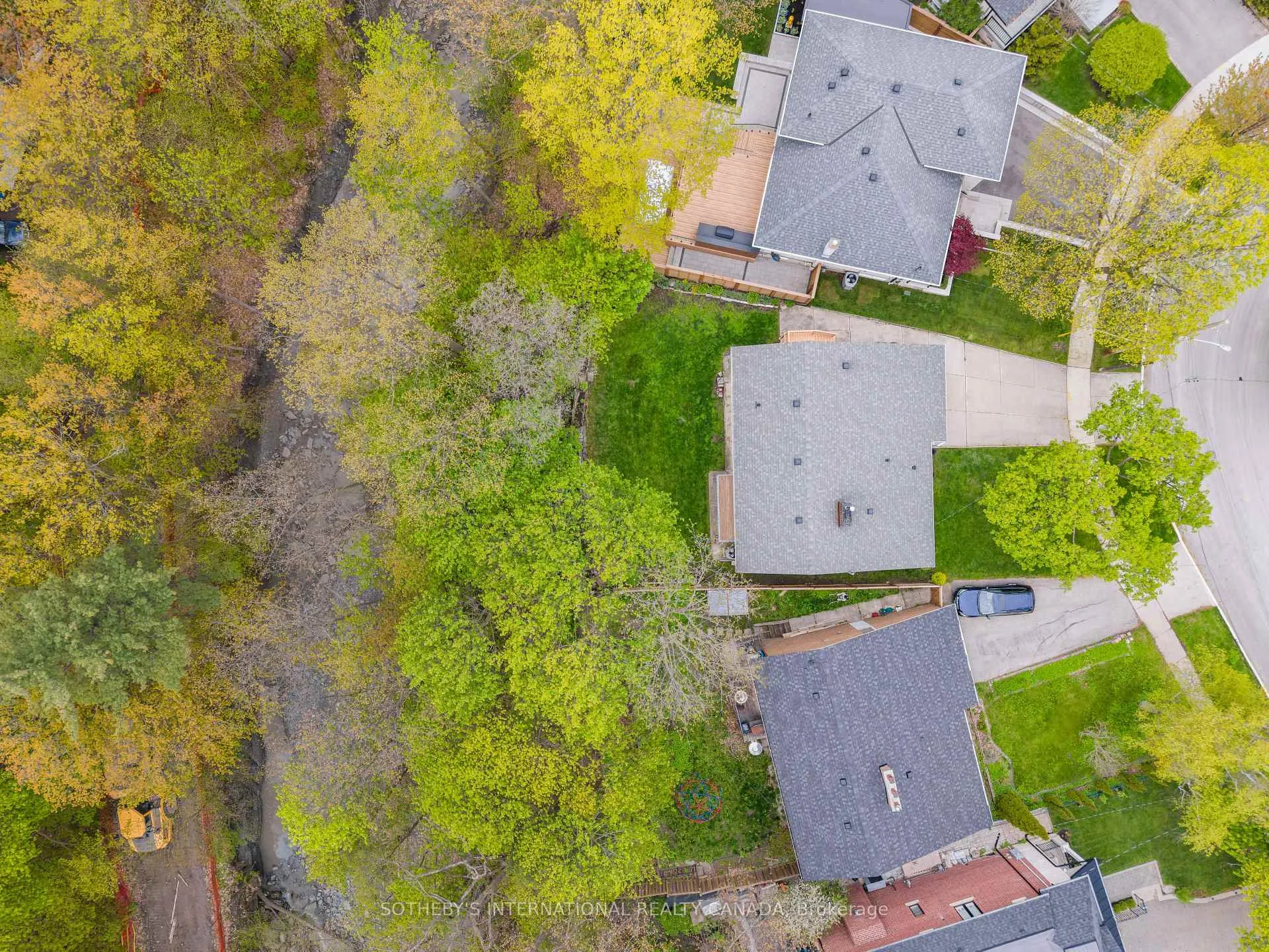 Photo 43 of 15 Saxony Crescent, Etobicoke, Humber Heights — HOMEH