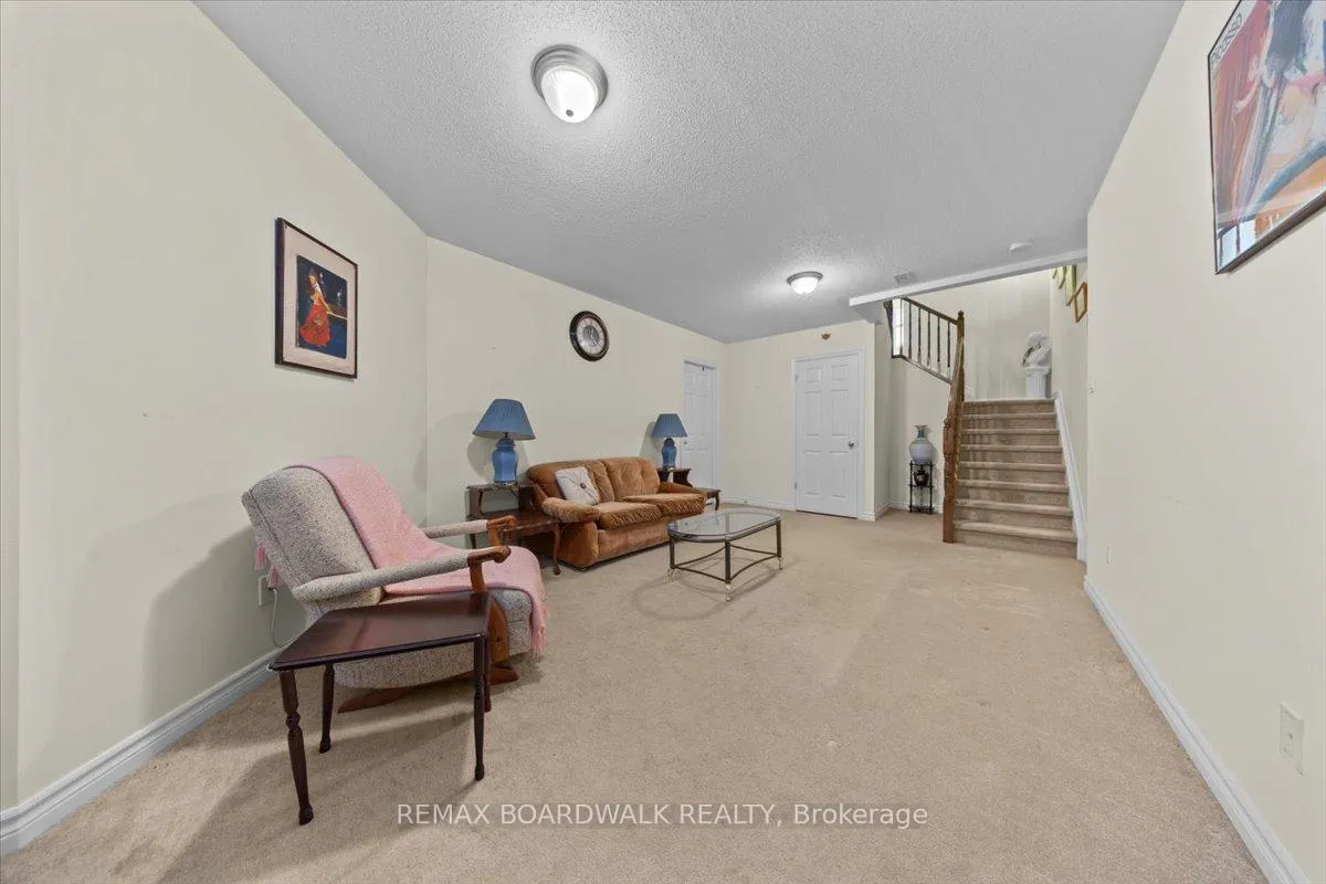 Photo 34 of 926 Torino Terrace, Ottawa, Avalon East — HOMEH