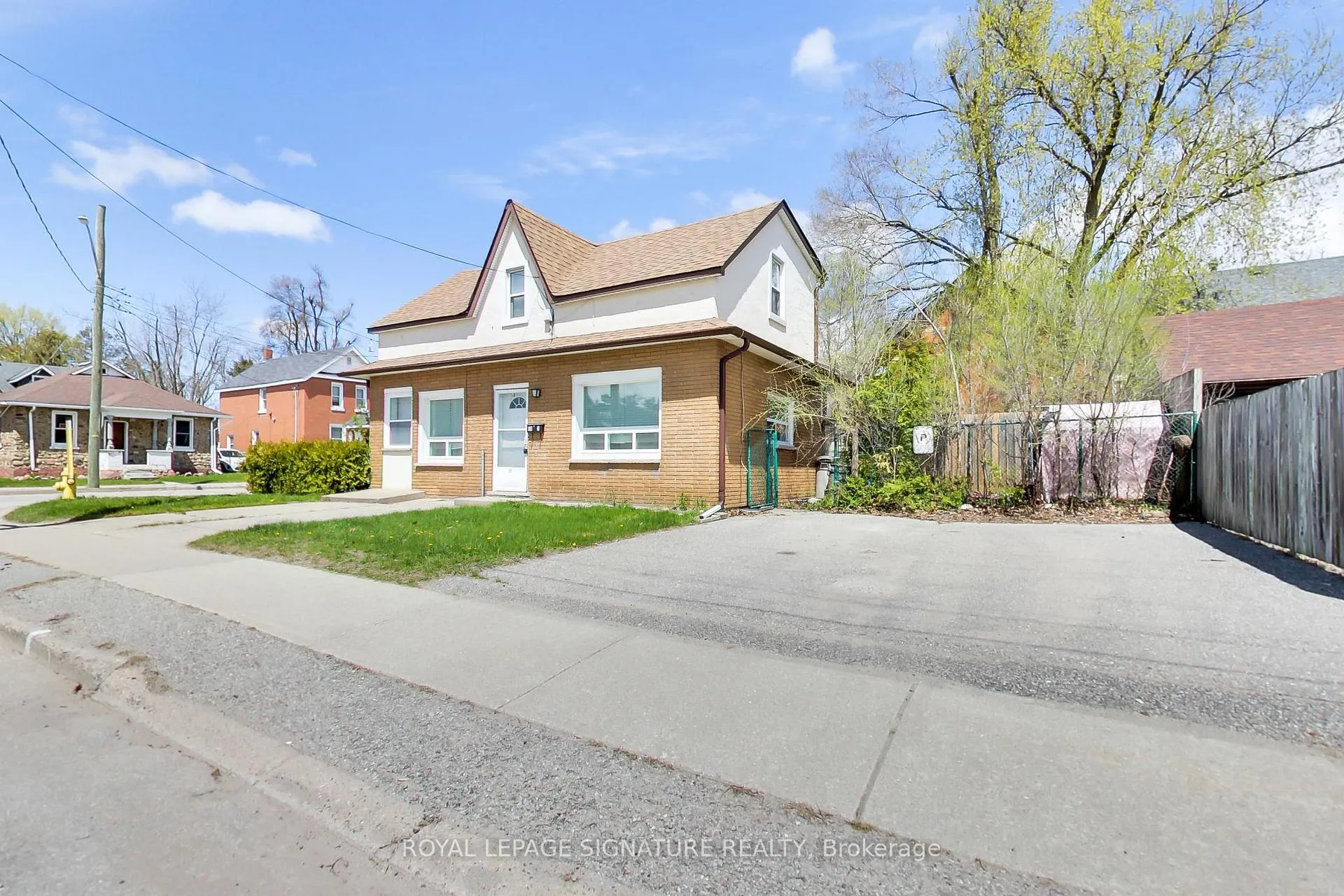 Photo 2 of 58 Victoria Street, Barrie, Sanford — HOMEH