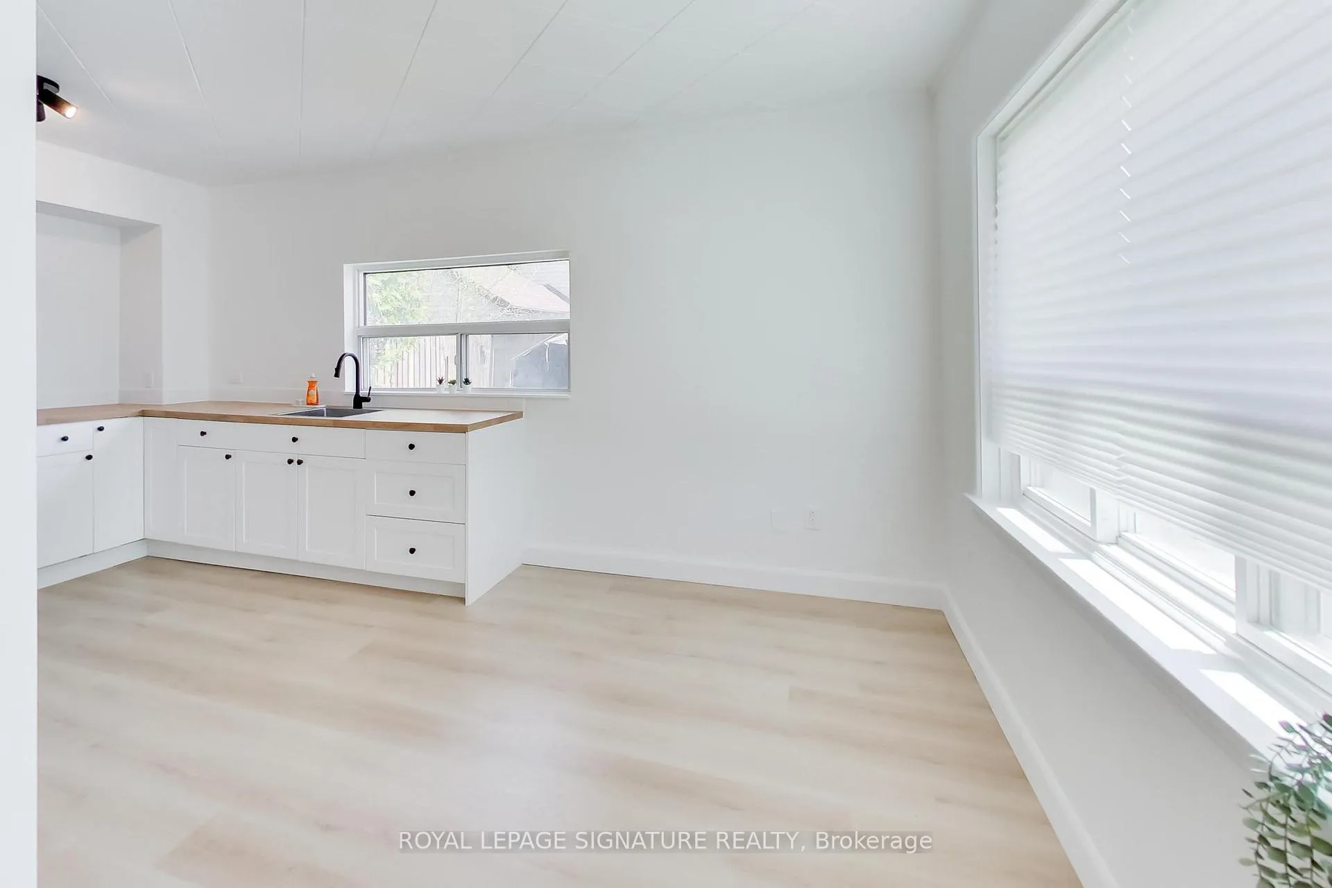 Photo 4 of 58 Victoria Street, Barrie, Sanford — HOMEH