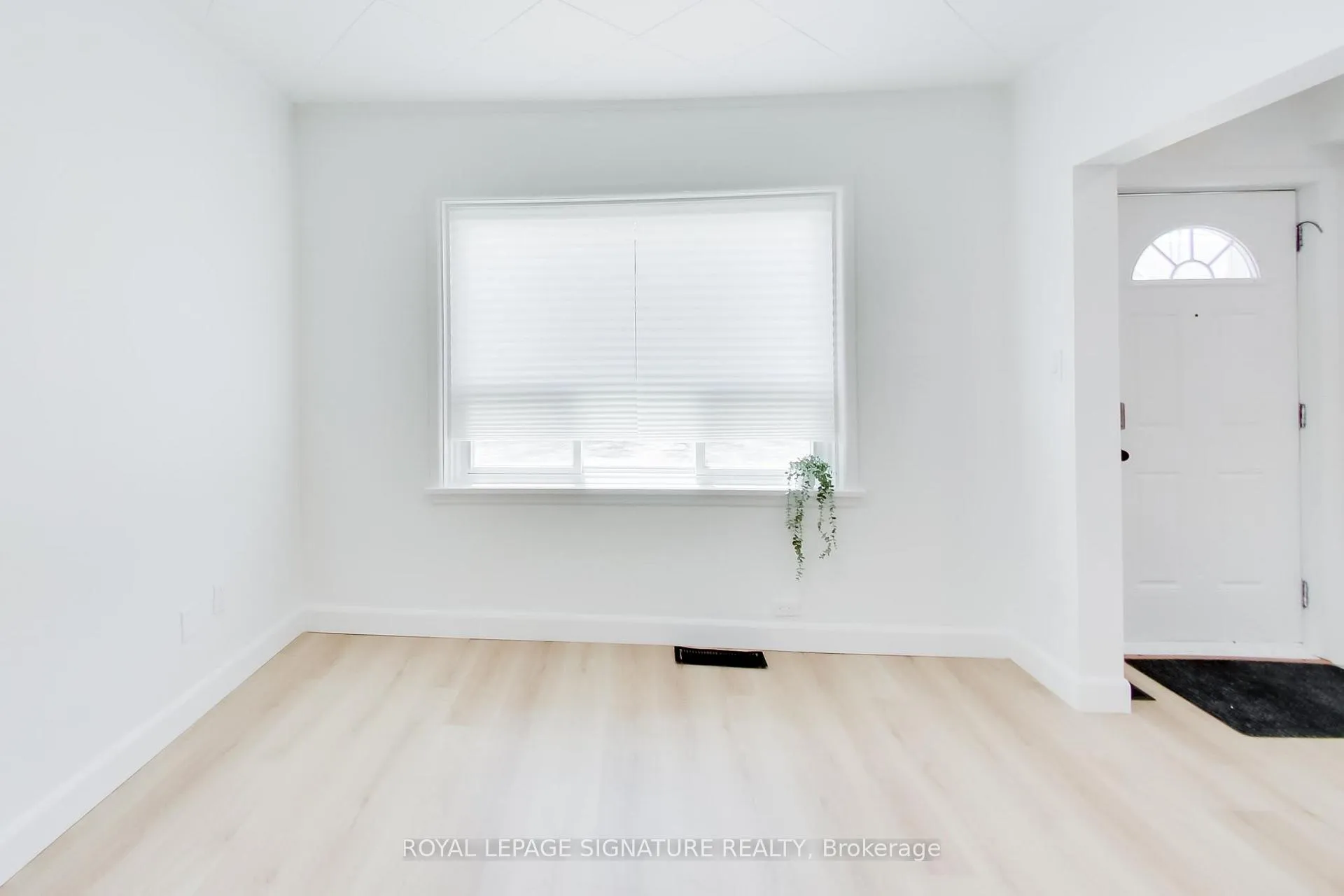 Photo 9 of 58 Victoria Street, Barrie, Sanford — HOMEH