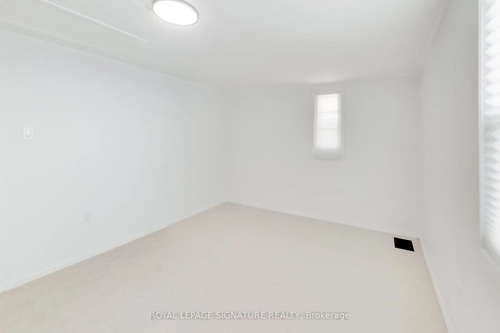 Photo 15 of 58 Victoria Street, Barrie, Sanford — HOMEH