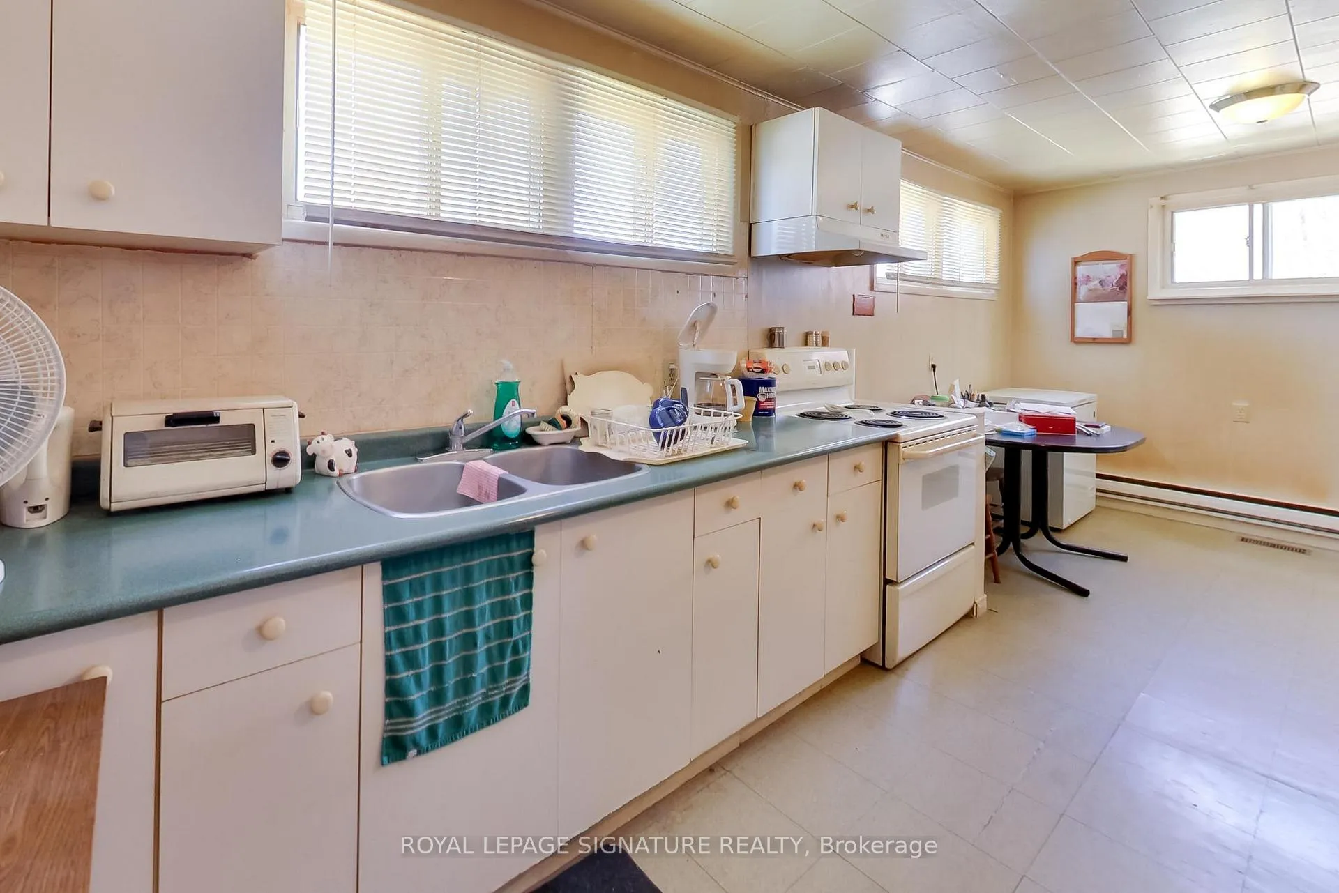 Photo 31 of 58 Victoria Street, Barrie, Sanford — HOMEH