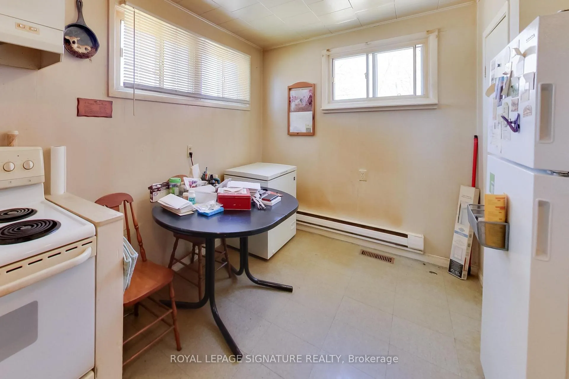 Photo 33 of 58 Victoria Street, Barrie, Sanford — HOMEH