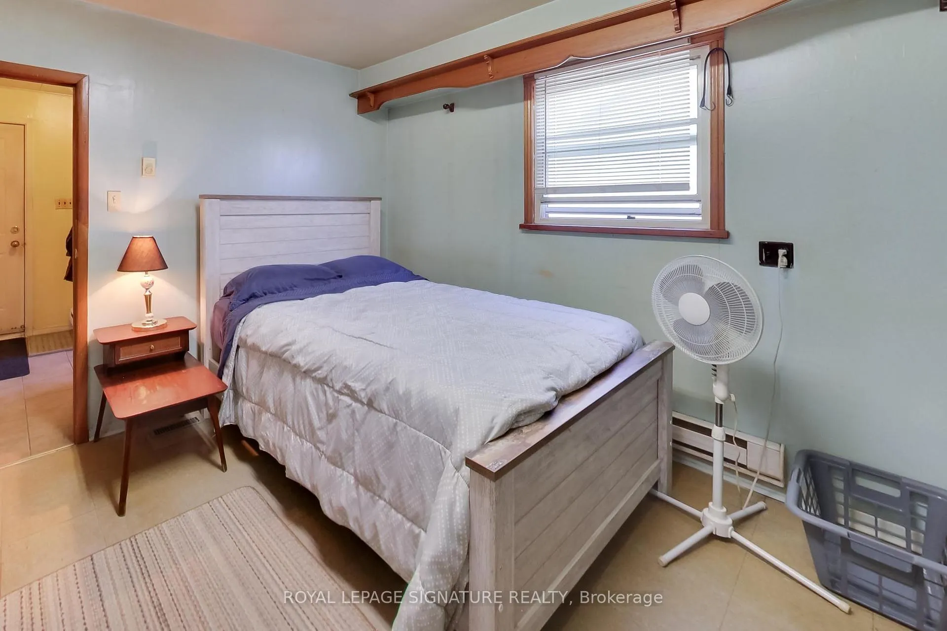 Photo 36 of 58 Victoria Street, Barrie, Sanford — HOMEH