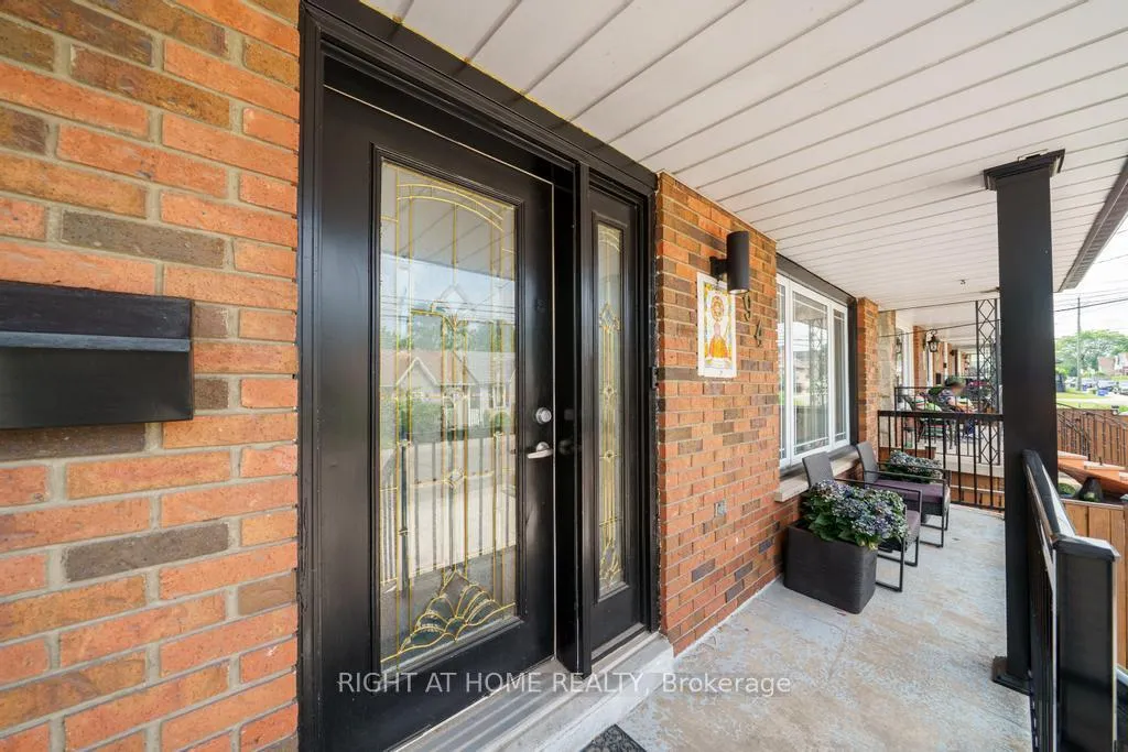 Photo 4 of 494 Ferguson Avenue N, Hamilton, North End — HOMEH