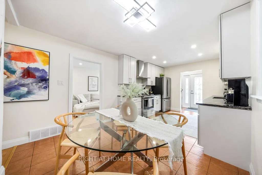 Photo 12 of 494 Ferguson Avenue N, Hamilton, North End — HOMEH