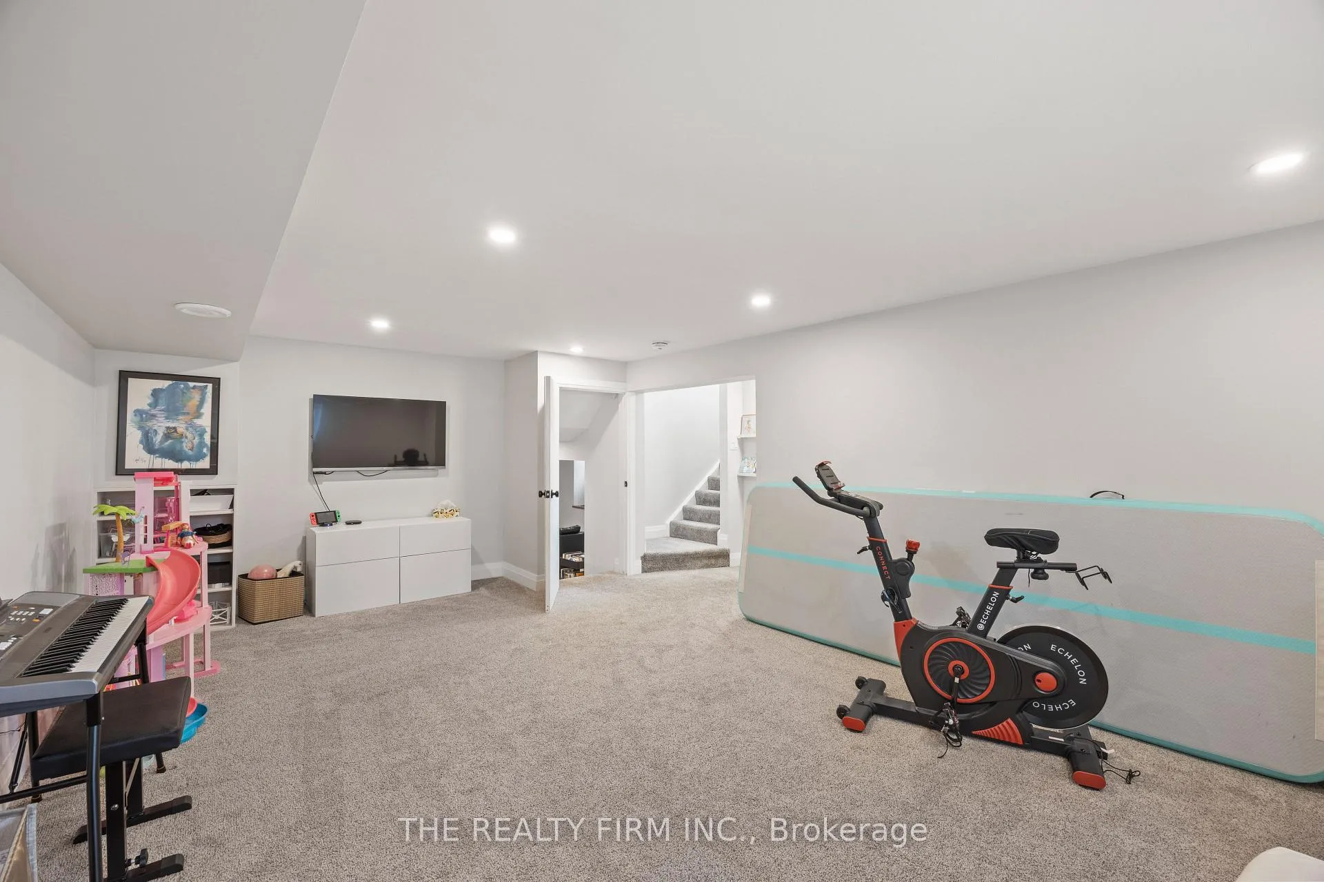Photo 33 of 108 Brunswick Avenue, London, North I — HOMEH