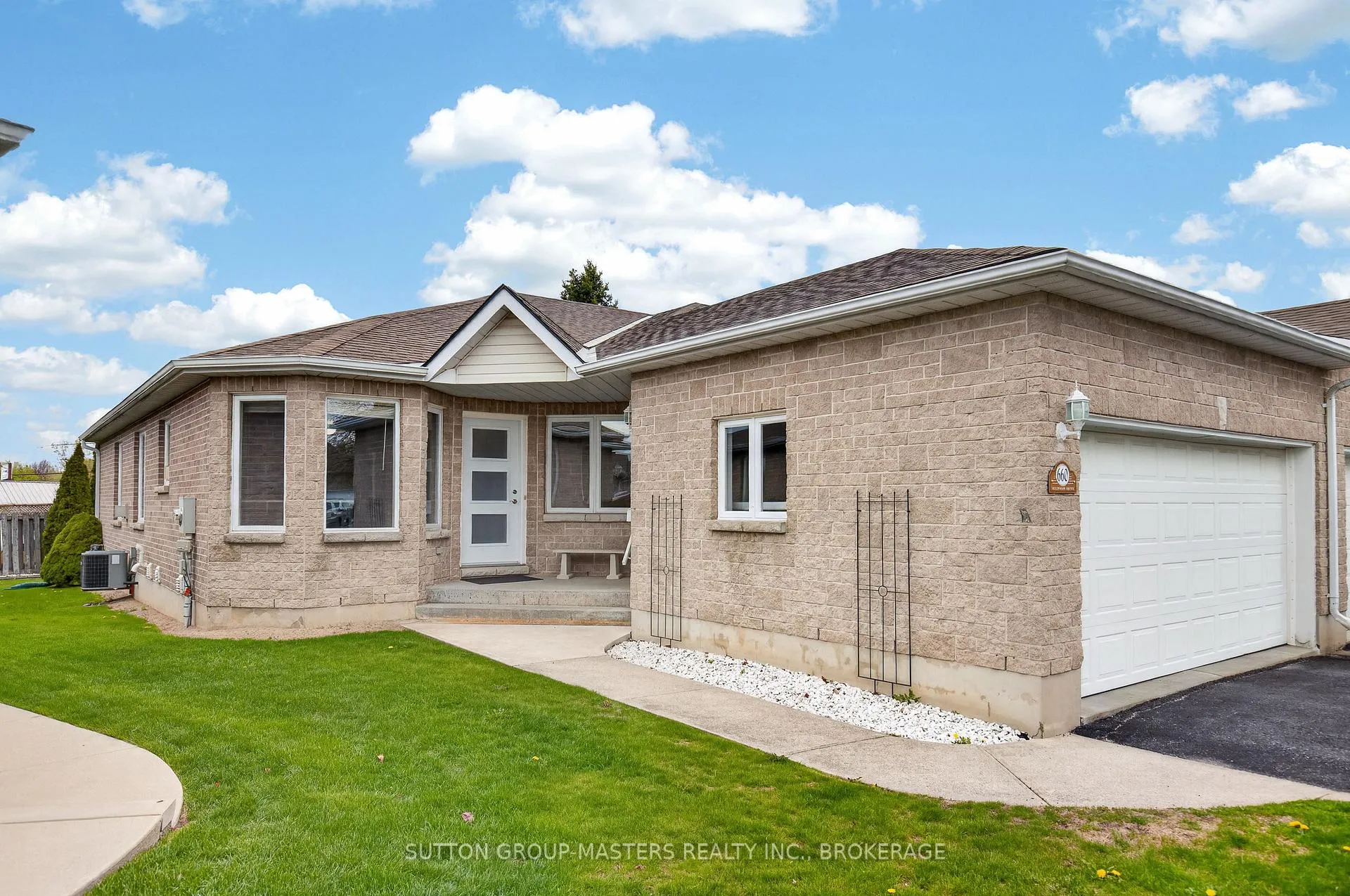 Photo 3 of 660 Millwood Drive, Kingston, City Southwest — HOMEH