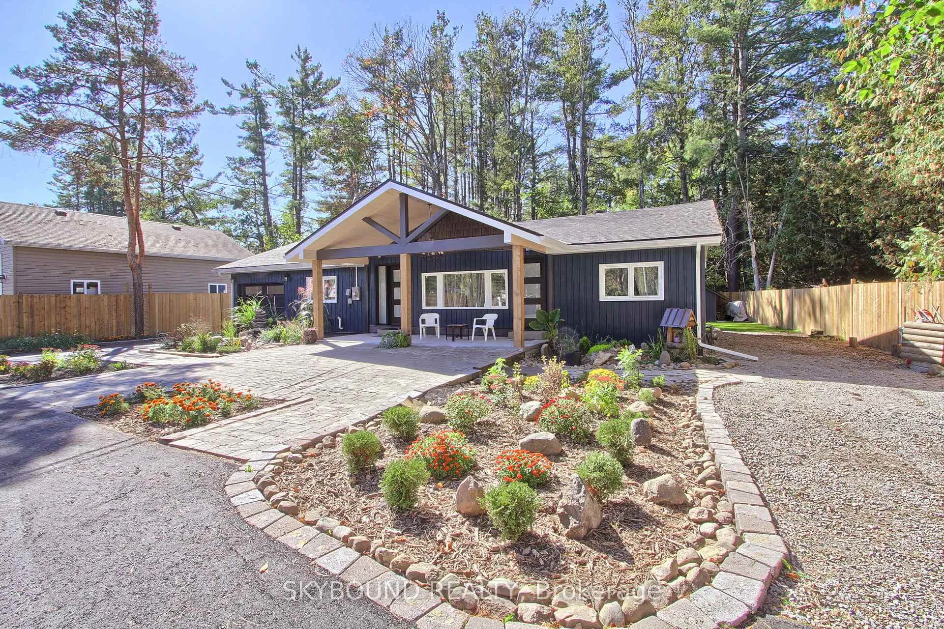 Photo 3 of 2388 25th Side Road, Innisfil, Alcona — HOMEH
