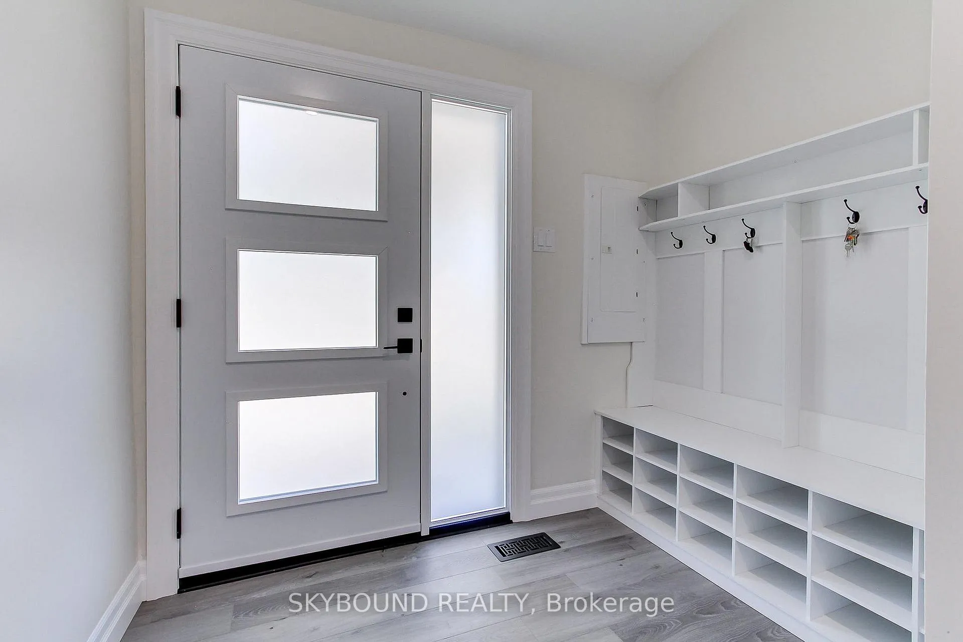 Photo 7 of 2388 25th Side Road, Innisfil, Alcona — HOMEH