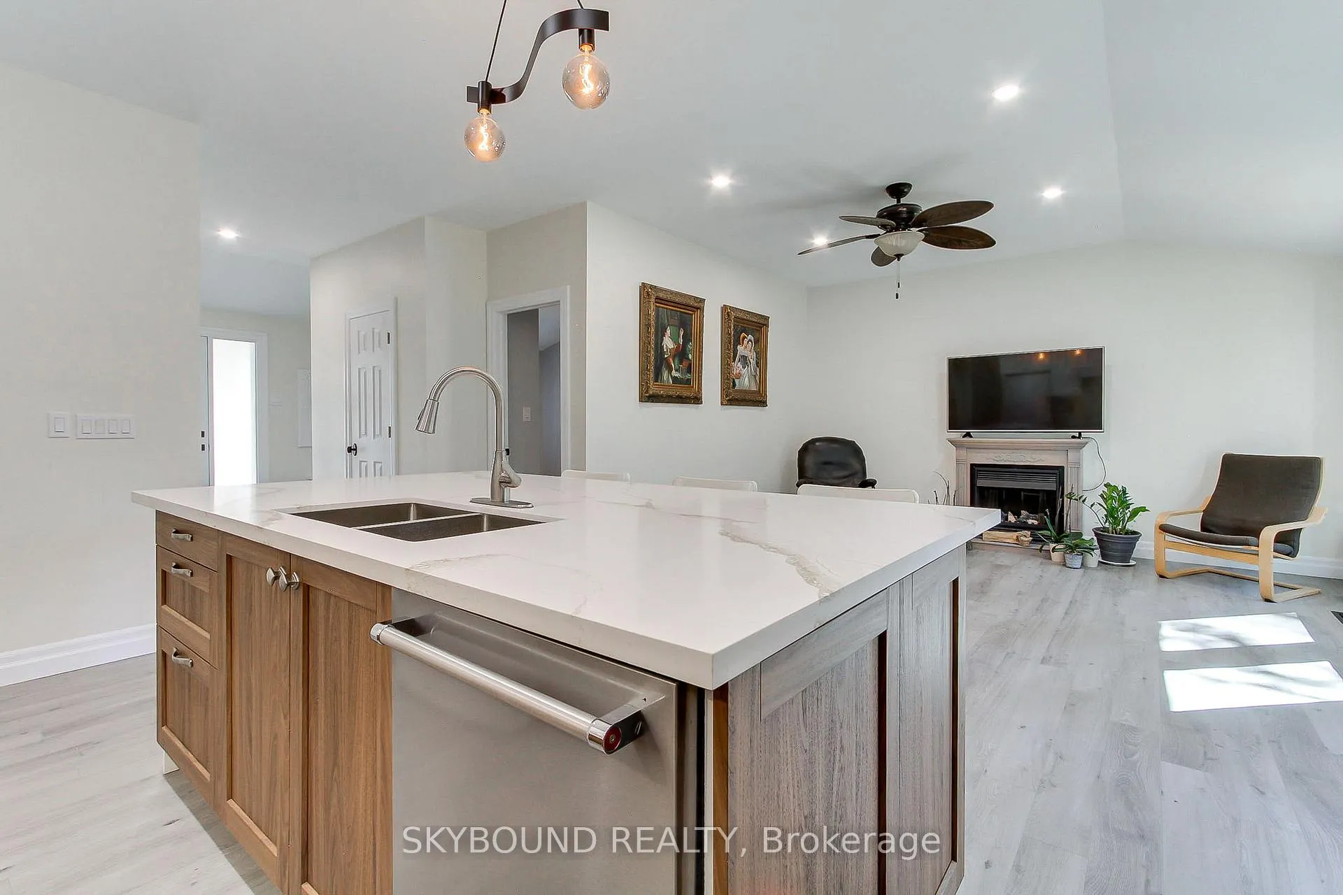 Photo 16 of 2388 25th Side Road, Innisfil, Alcona — HOMEH