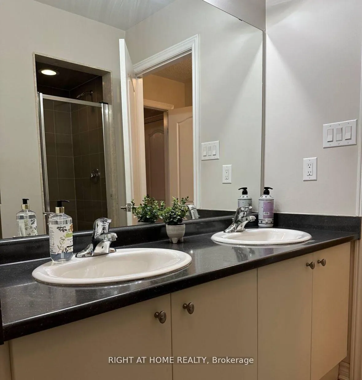 Photo 10 of Unit 23, 8777 Dufferin Street, Vaughan, Patterson — HOMEH
