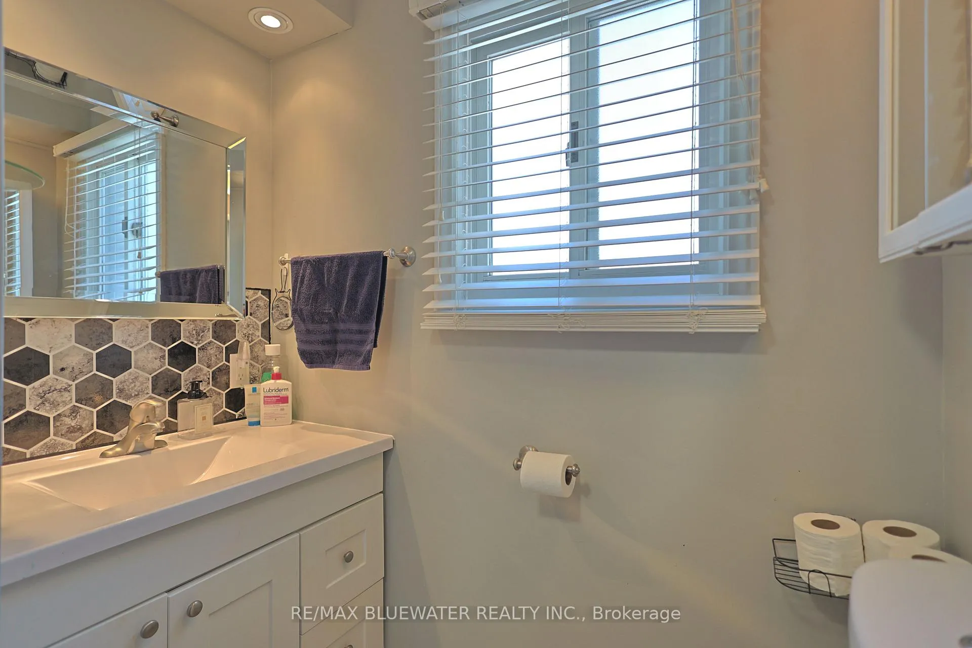 Photo 32 of 227 Pebble Beach Parkway, South Huron, Stephen — HOMEH
