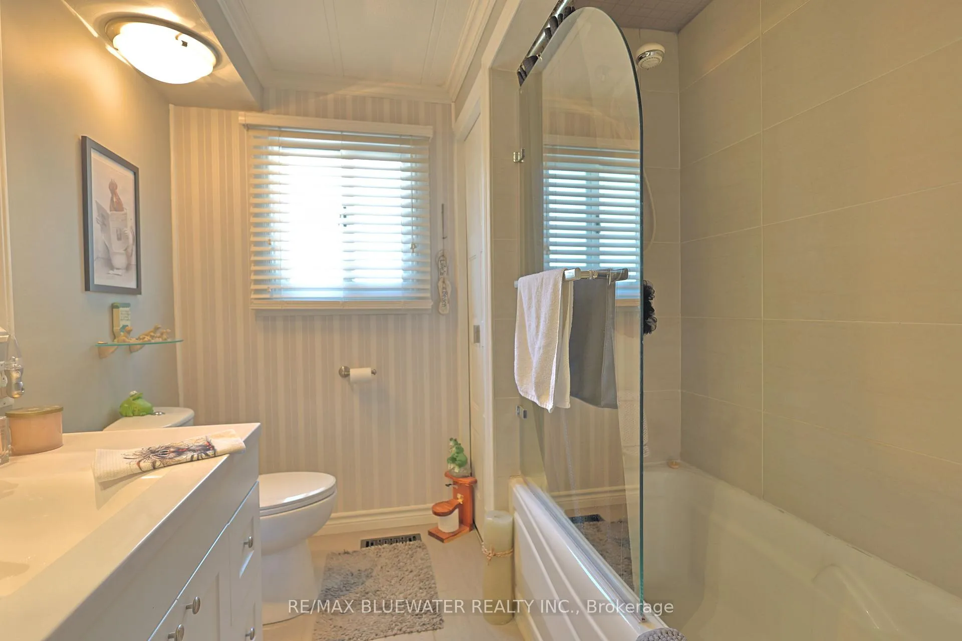 Photo 35 of 227 Pebble Beach Parkway, South Huron, Stephen — HOMEH