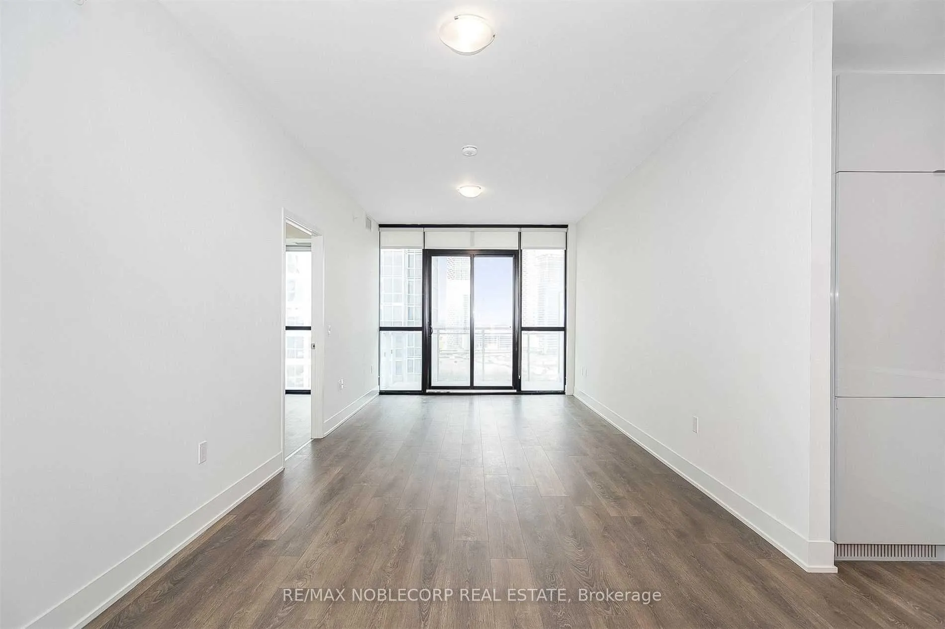 Photo 2 of Unit 1404, 2908 Highway 7 Road, Vaughan, Concord — HOMEH
