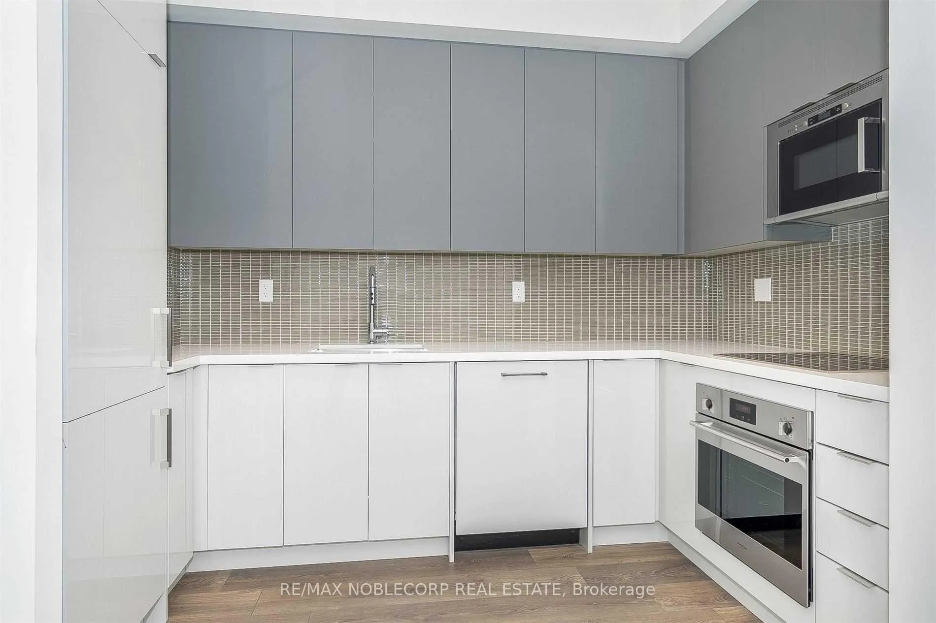 Photo 5 of Unit 1404, 2908 Highway 7 Road, Vaughan, Concord — HOMEH