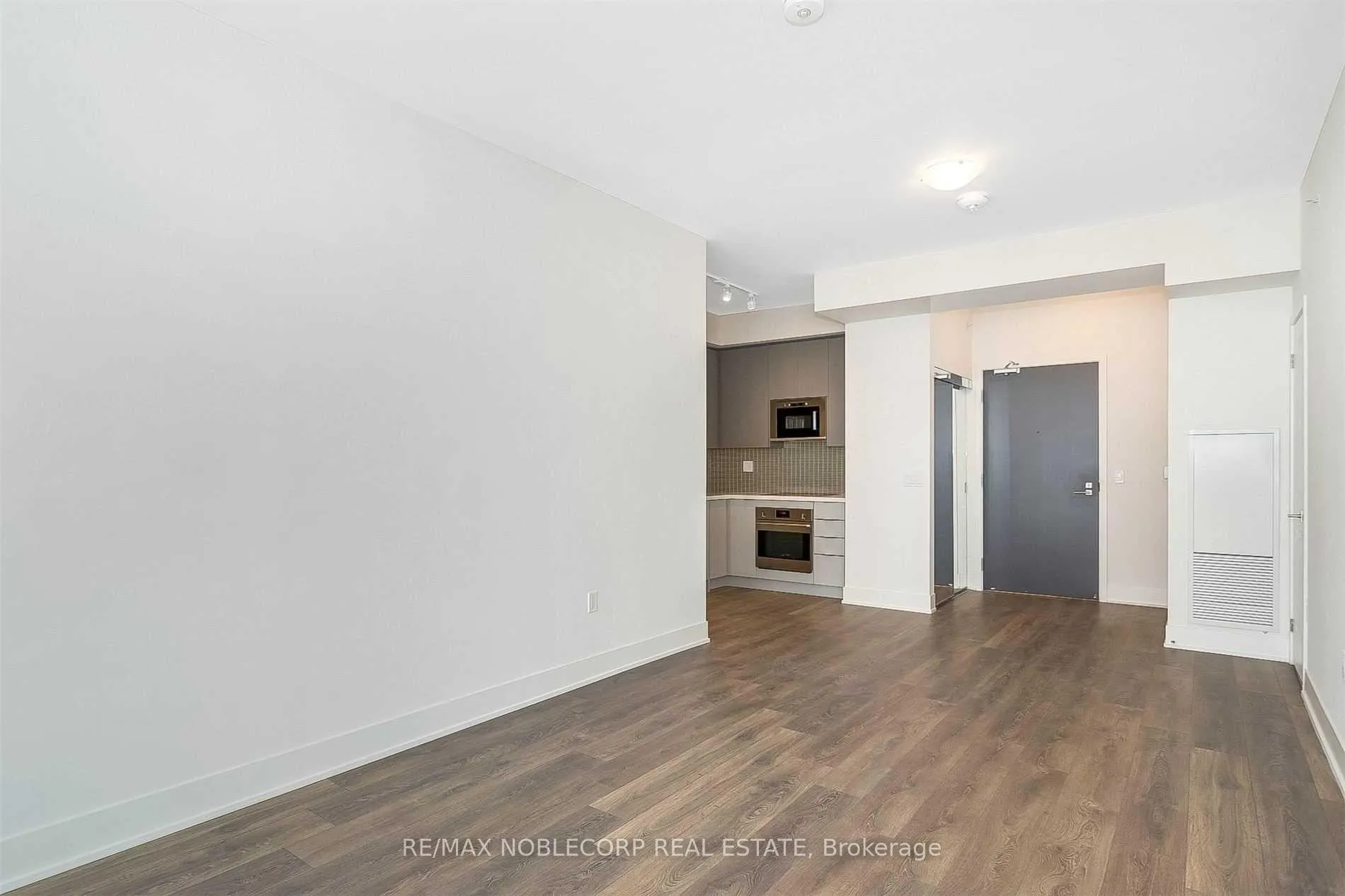Photo 9 of Unit 1404, 2908 Highway 7 Road, Vaughan, Concord — HOMEH