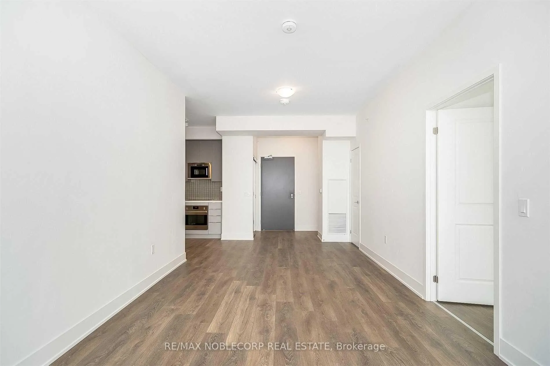 Photo 12 of Unit 1404, 2908 Highway 7 Road, Vaughan, Concord — HOMEH