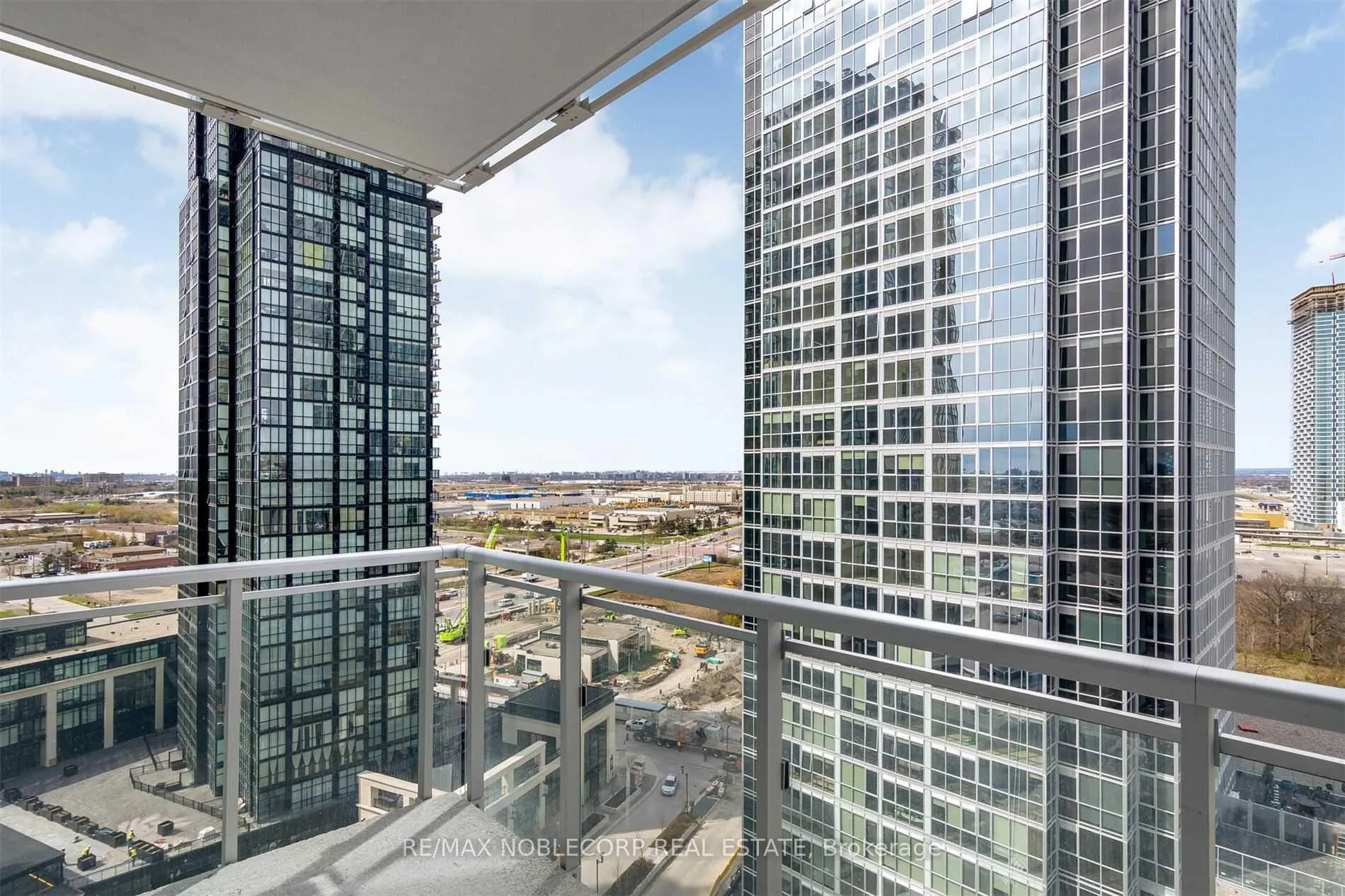 Photo 13 of Unit 1404, 2908 Highway 7 Road, Vaughan, Concord — HOMEH