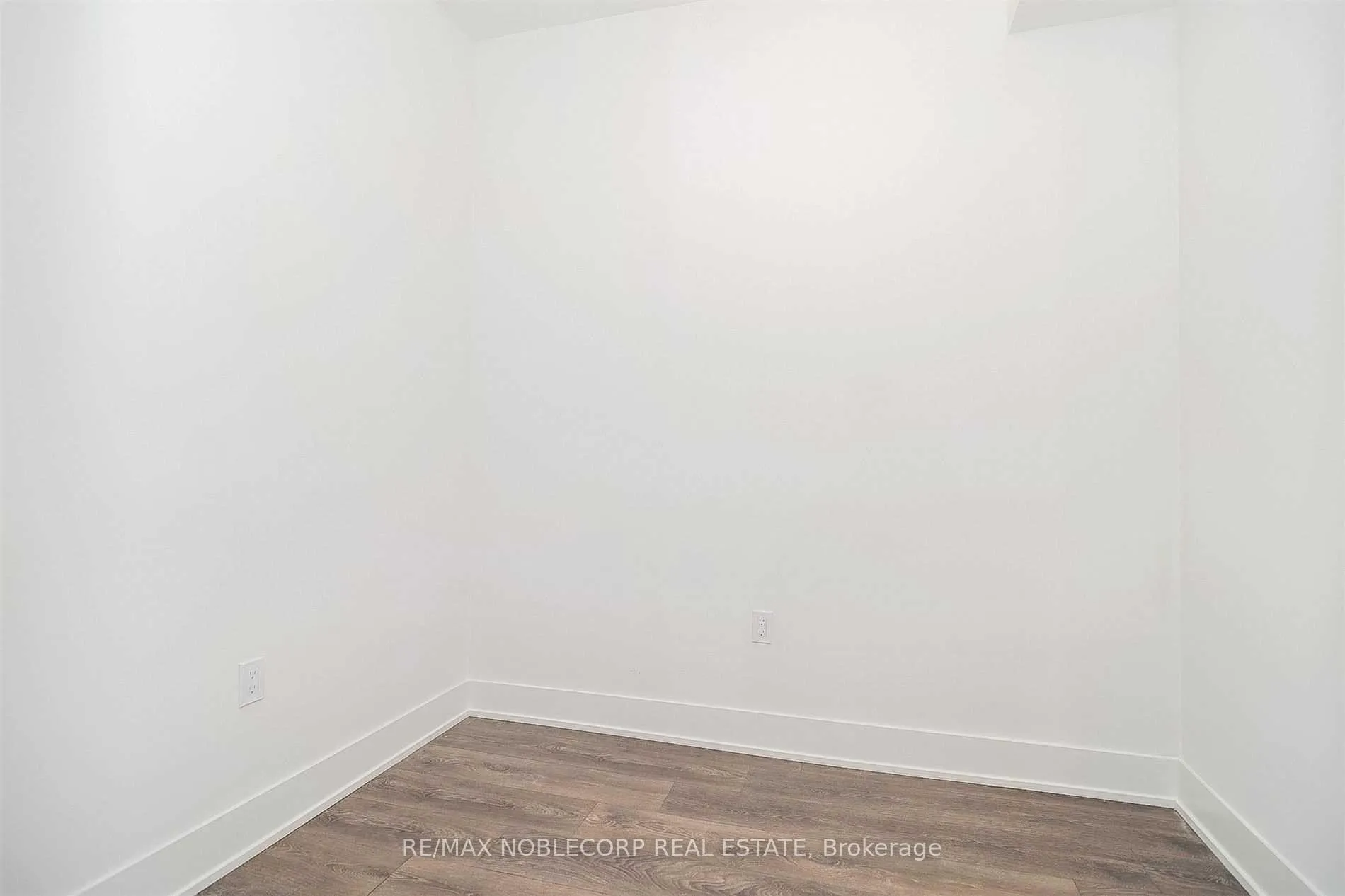 Photo 15 of Unit 1404, 2908 Highway 7 Road, Vaughan, Concord — HOMEH
