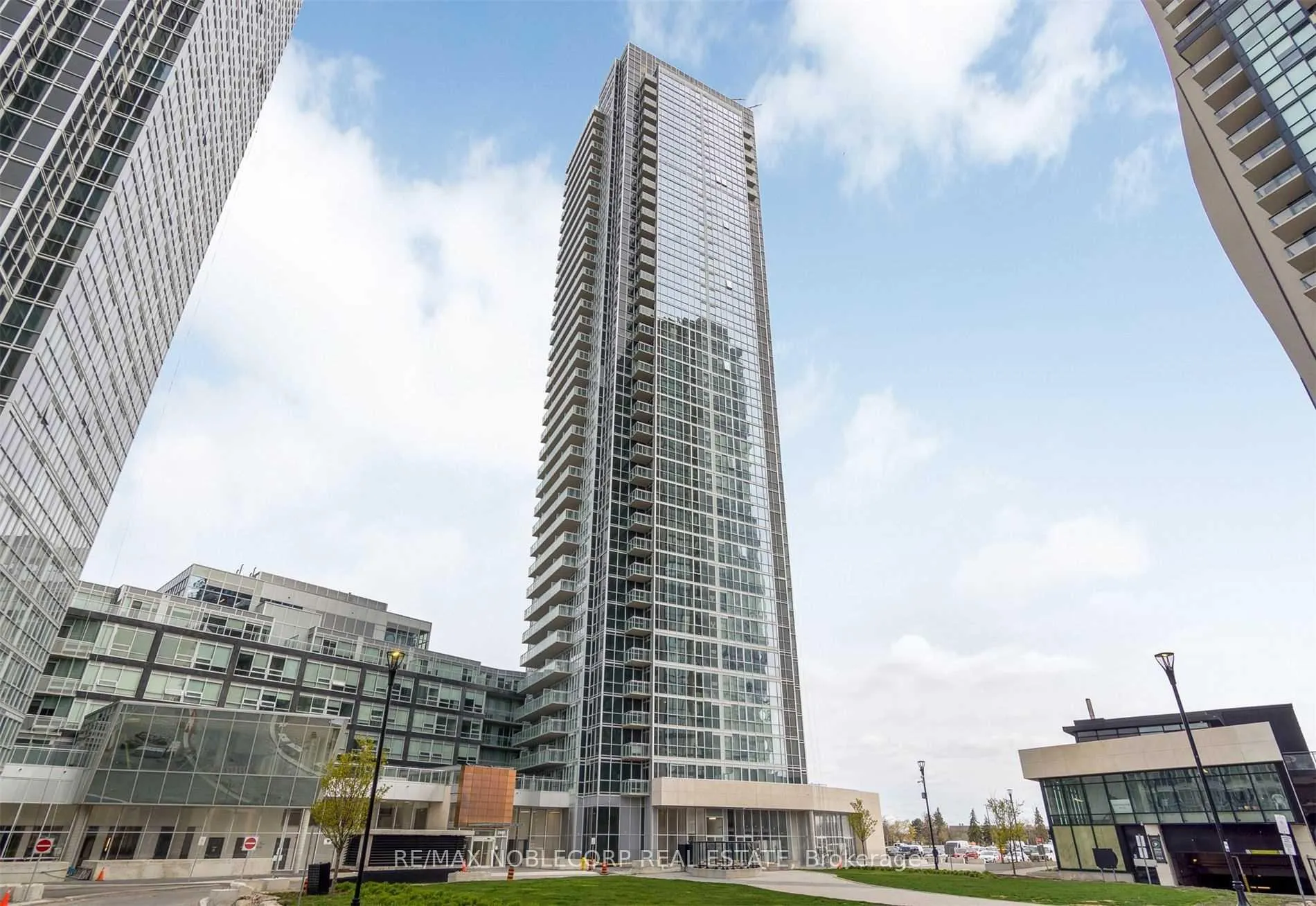 Photo 17 of Unit 1404, 2908 Highway 7 Road, Vaughan, Concord — HOMEH