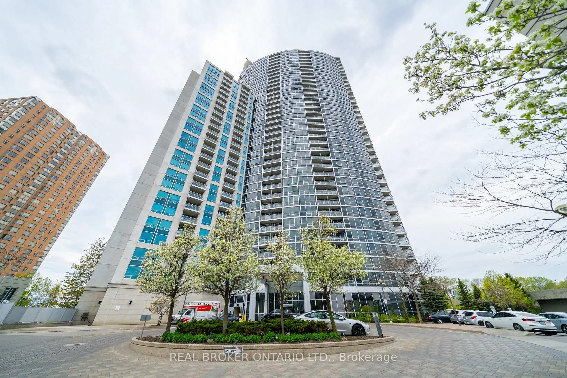 Front of Unit 2904, 83 Borough Drive