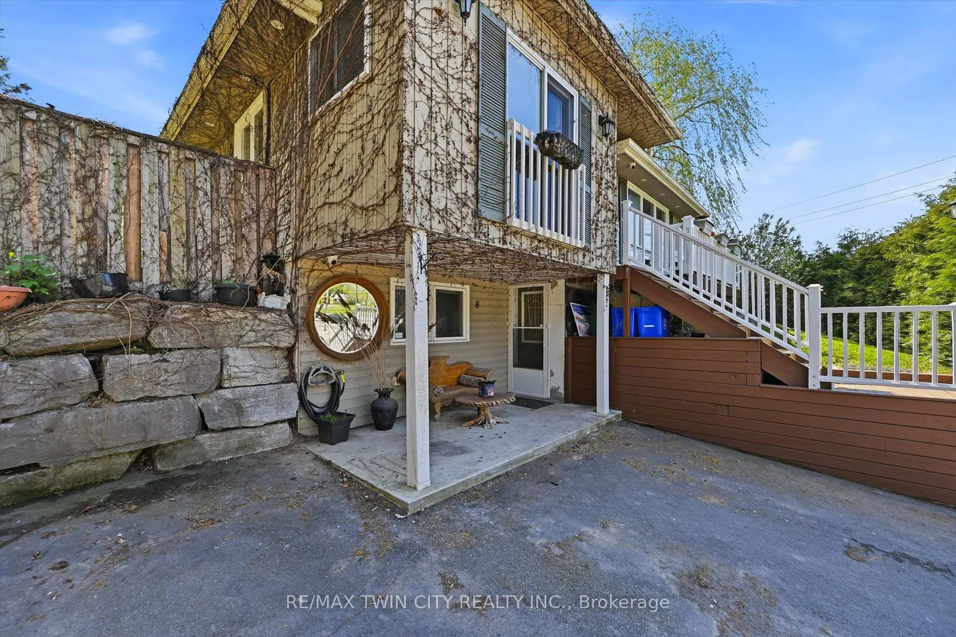Photo 4 of 8 Delrex Boulevard, Halton Hills, Georgetown — HOMEH