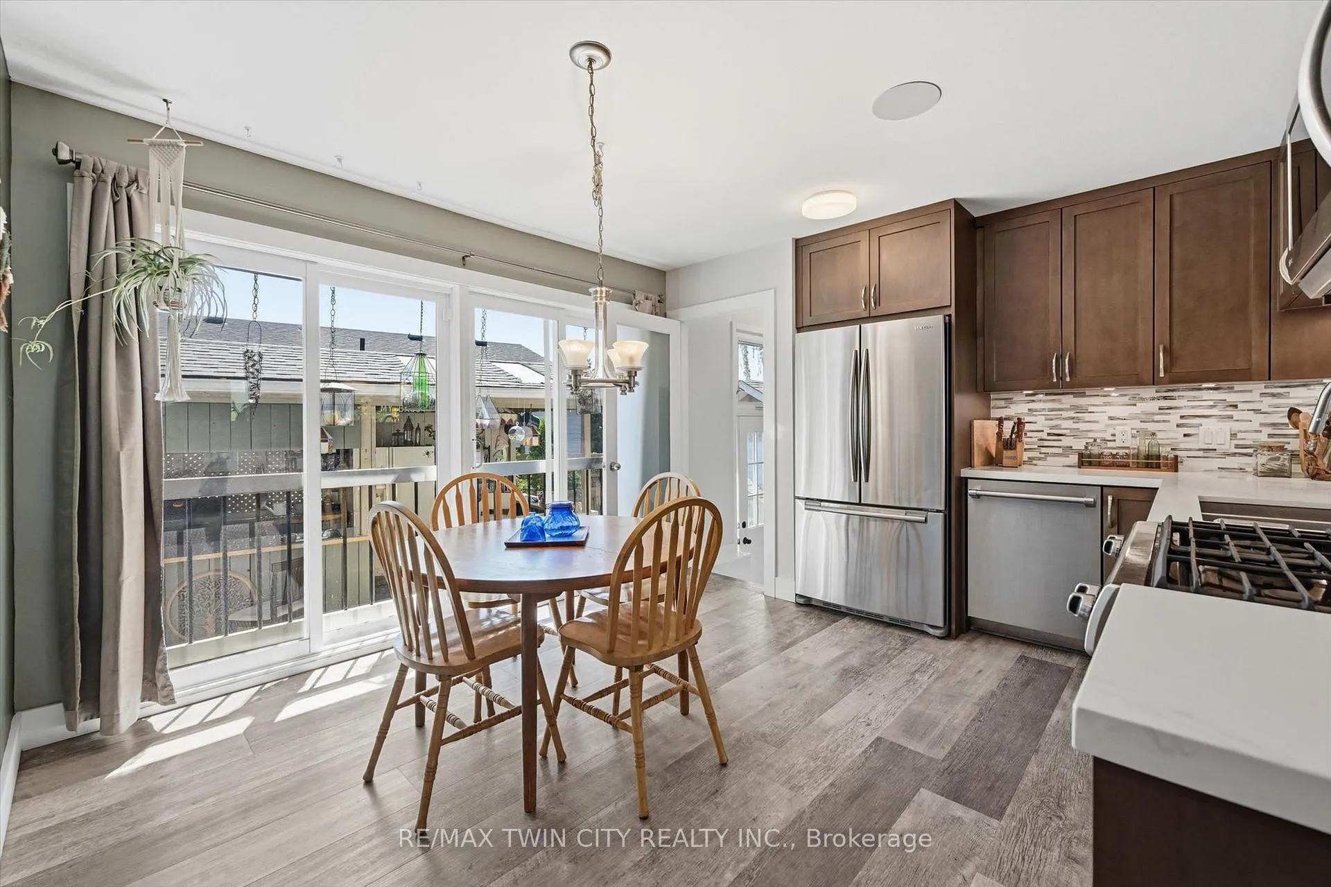 Photo 12 of 8 Delrex Boulevard, Halton Hills, Georgetown — HOMEH