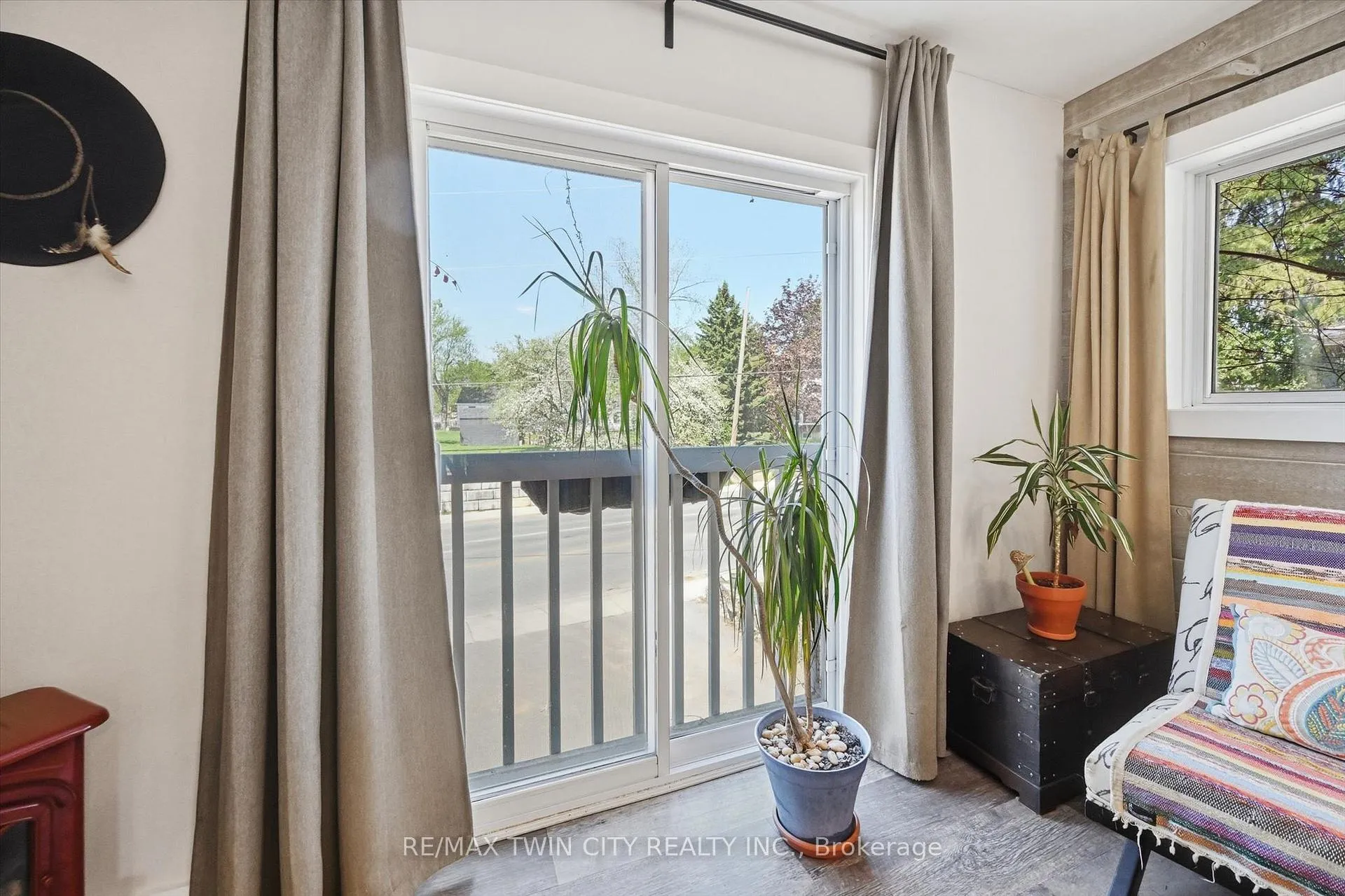 Photo 17 of 8 Delrex Boulevard, Halton Hills, Georgetown — HOMEH