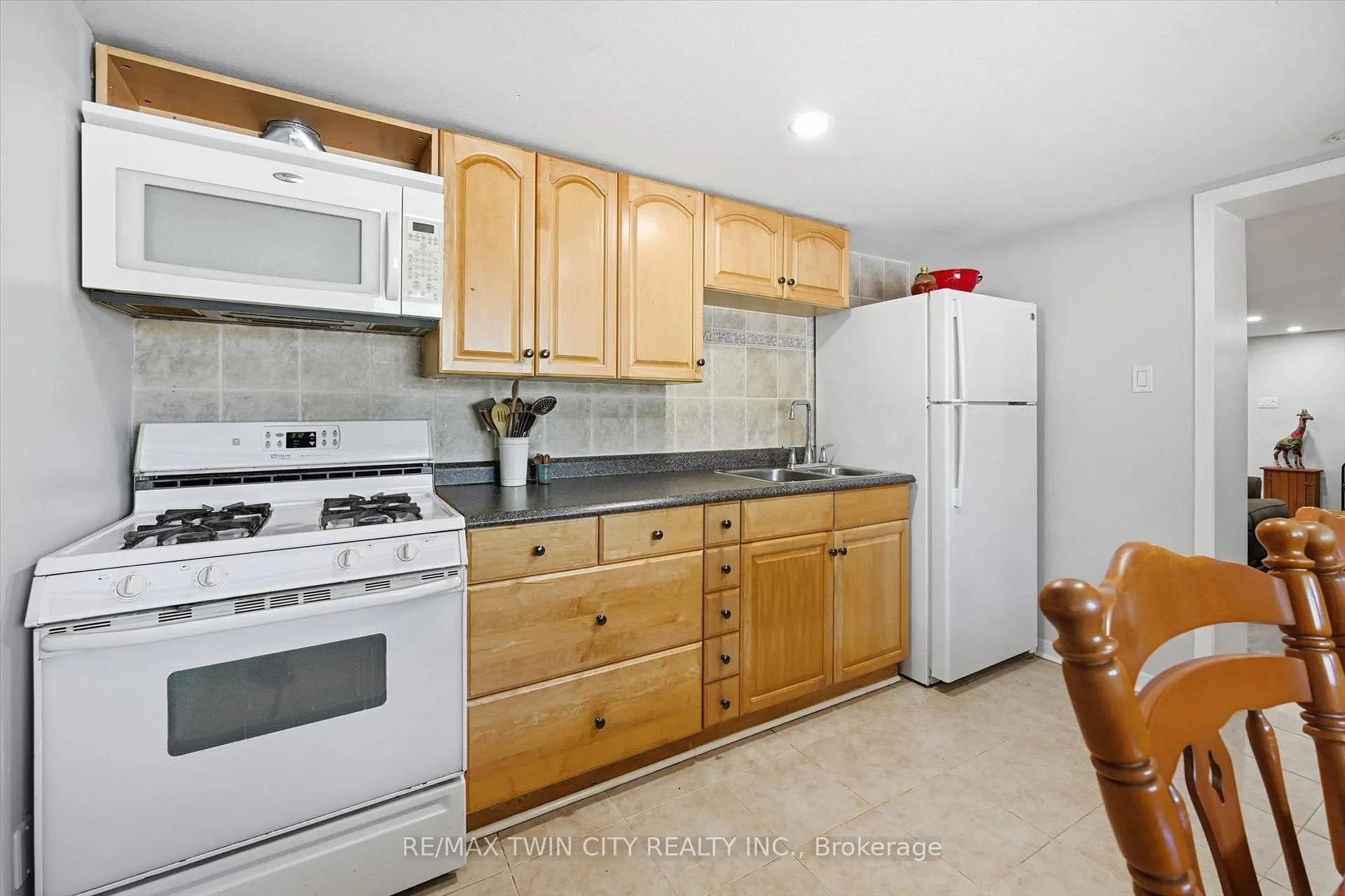 Photo 29 of 8 Delrex Boulevard, Halton Hills, Georgetown — HOMEH