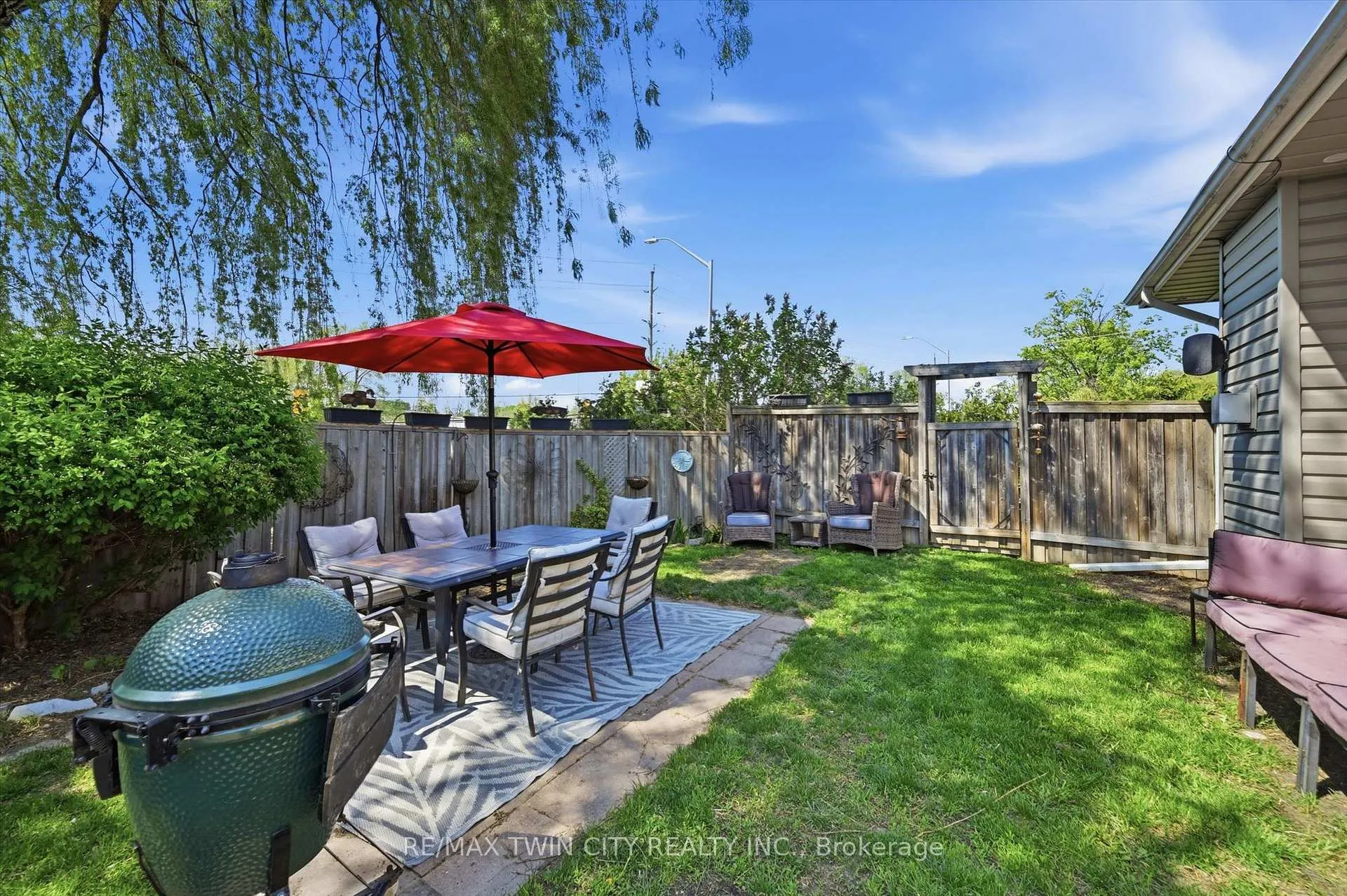 Photo 36 of 8 Delrex Boulevard, Halton Hills, Georgetown — HOMEH
