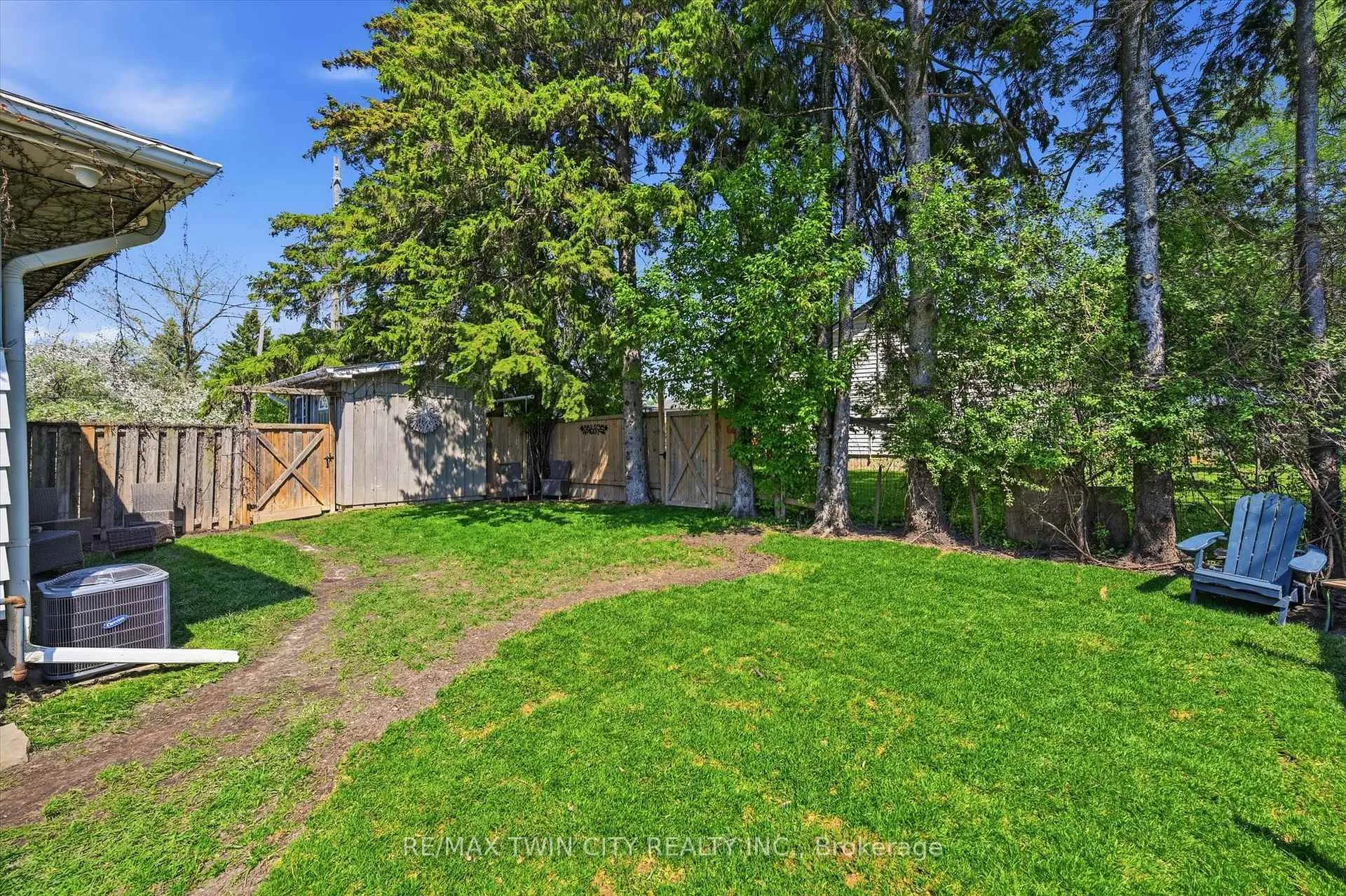 Photo 37 of 8 Delrex Boulevard, Halton Hills, Georgetown — HOMEH
