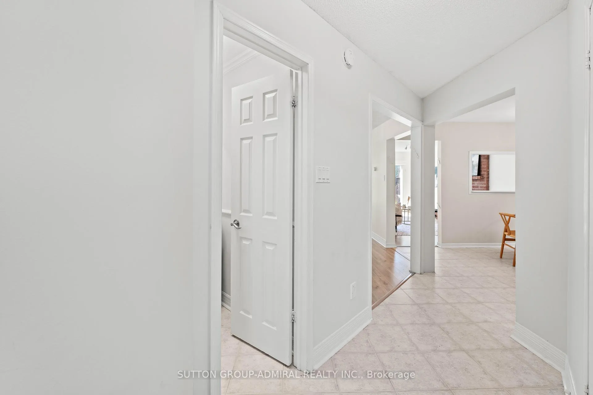 Photo 6 of 27 Ramblewood Lane, Vaughan, Brownridge — HOMEH